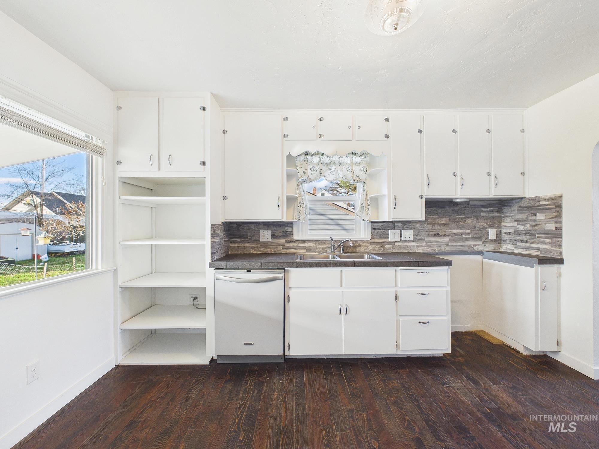 411 Maple Ave, Emmett, Idaho 83617, 2 Bedrooms, 2 Bathrooms, Residential For Sale, Price $315,000, 98976202