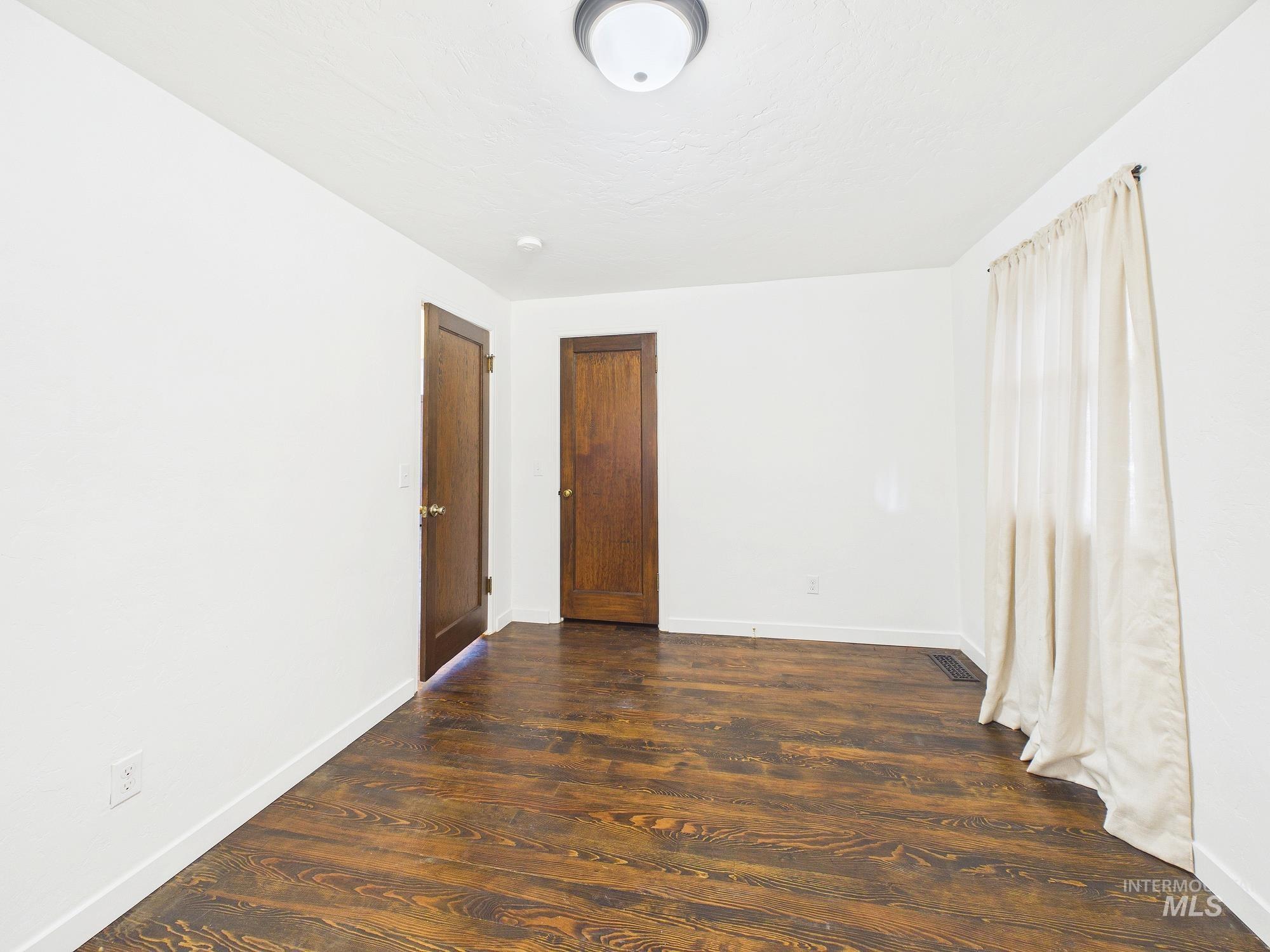 411 Maple Ave, Emmett, Idaho 83617, 2 Bedrooms, 2 Bathrooms, Residential For Sale, Price $315,000, 98976202