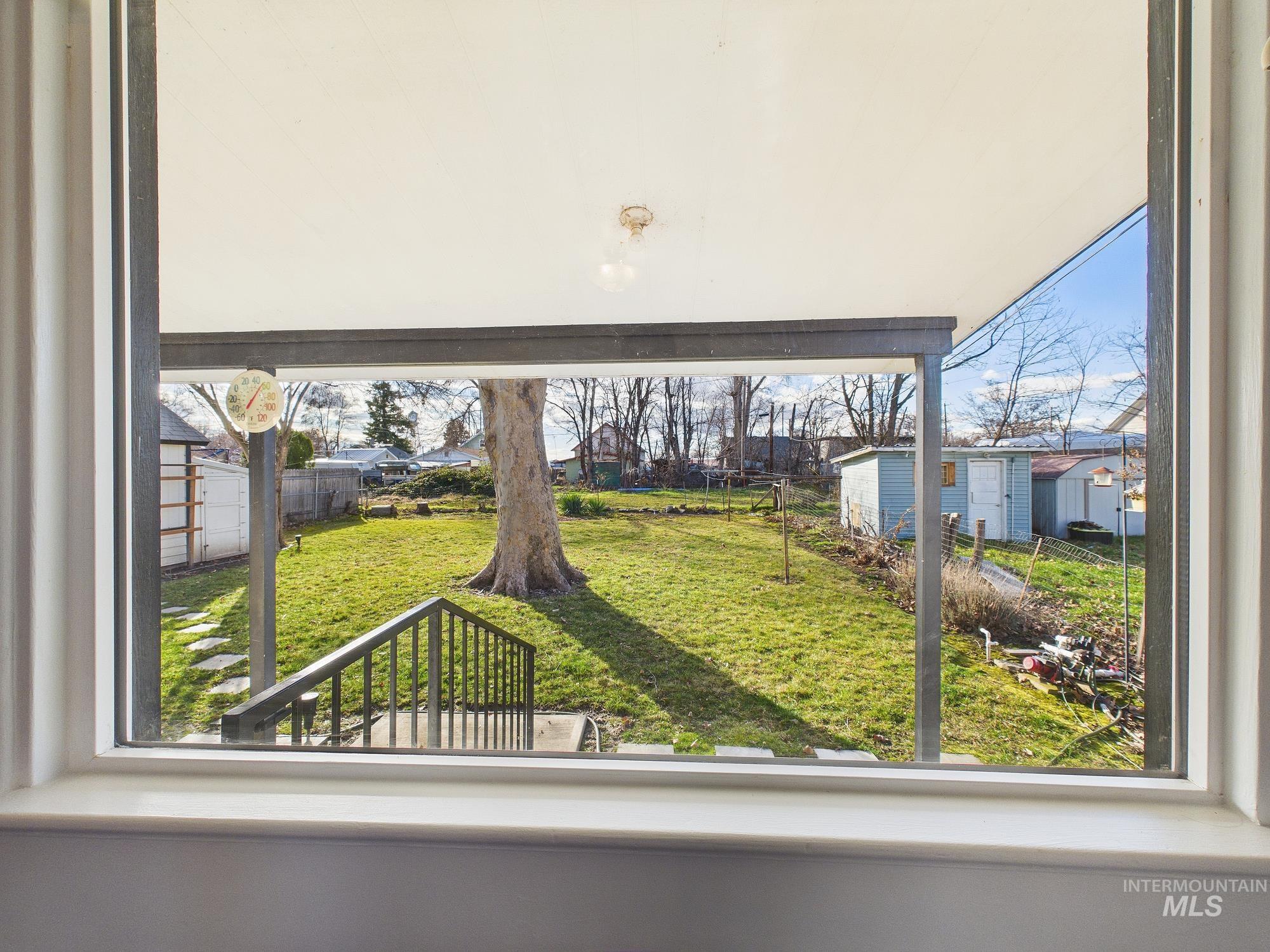 411 Maple Ave, Emmett, Idaho 83617, 2 Bedrooms, 2 Bathrooms, Residential For Sale, Price $315,000, 98976202