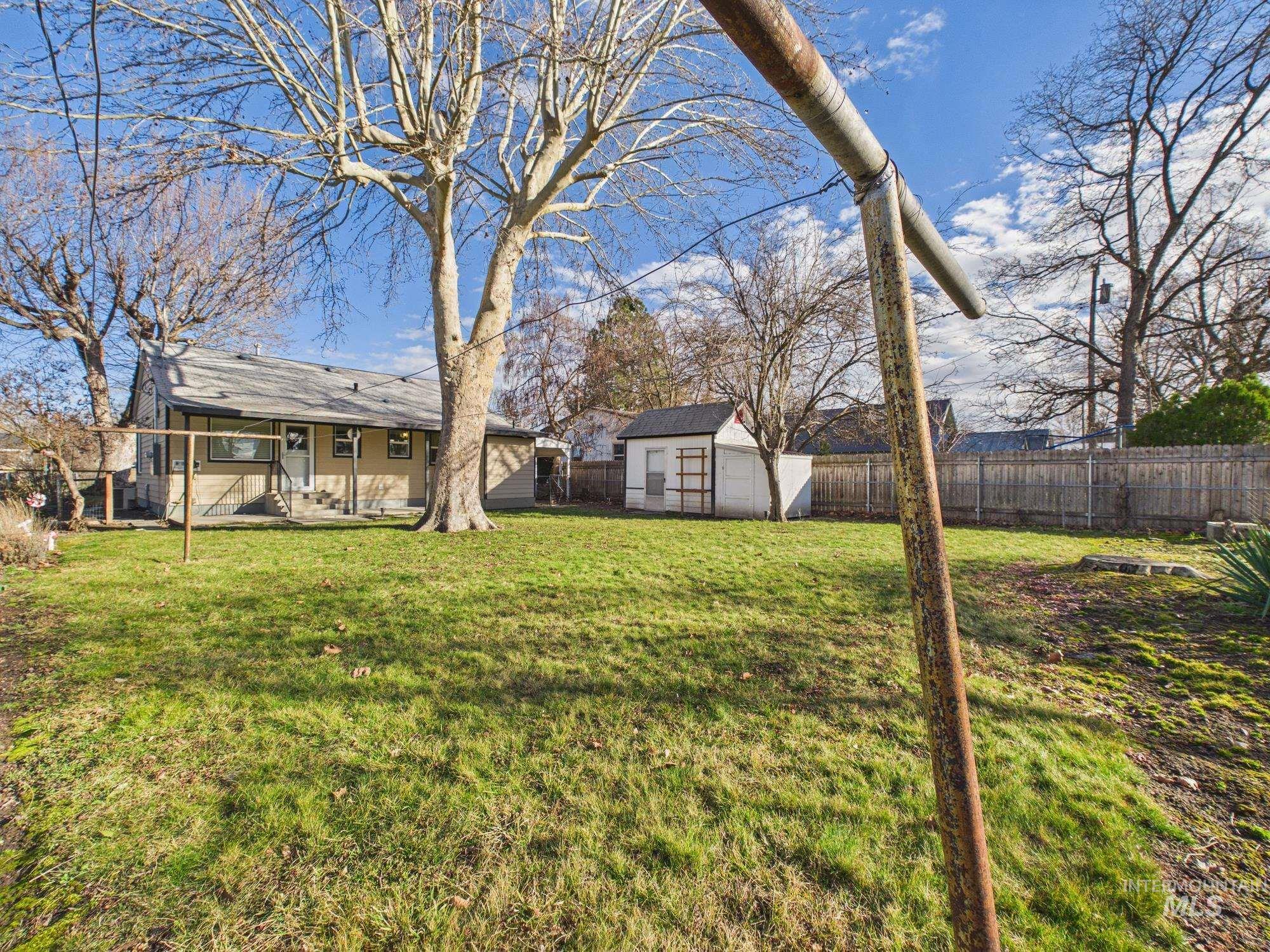 411 Maple Ave, Emmett, Idaho 83617, 2 Bedrooms, 2 Bathrooms, Residential For Sale, Price $315,000, 98976202