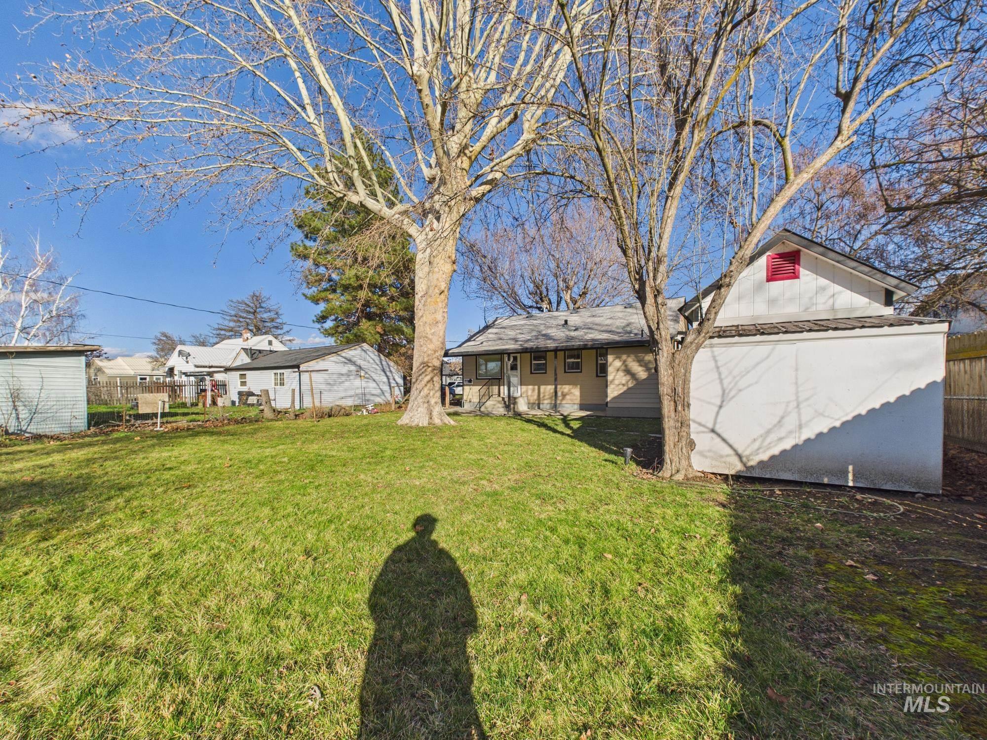 411 Maple Ave, Emmett, Idaho 83617, 2 Bedrooms, 2 Bathrooms, Residential For Sale, Price $315,000, 98976202