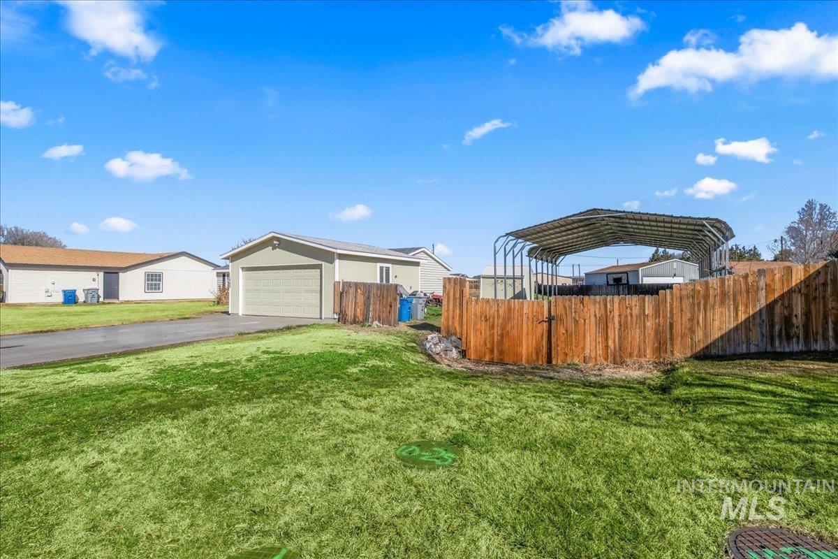 11400 W Hawkins, Nampa, Idaho 83651, 4 Bedrooms, 2 Bathrooms, Residential For Sale, Price $350,000, 98976203