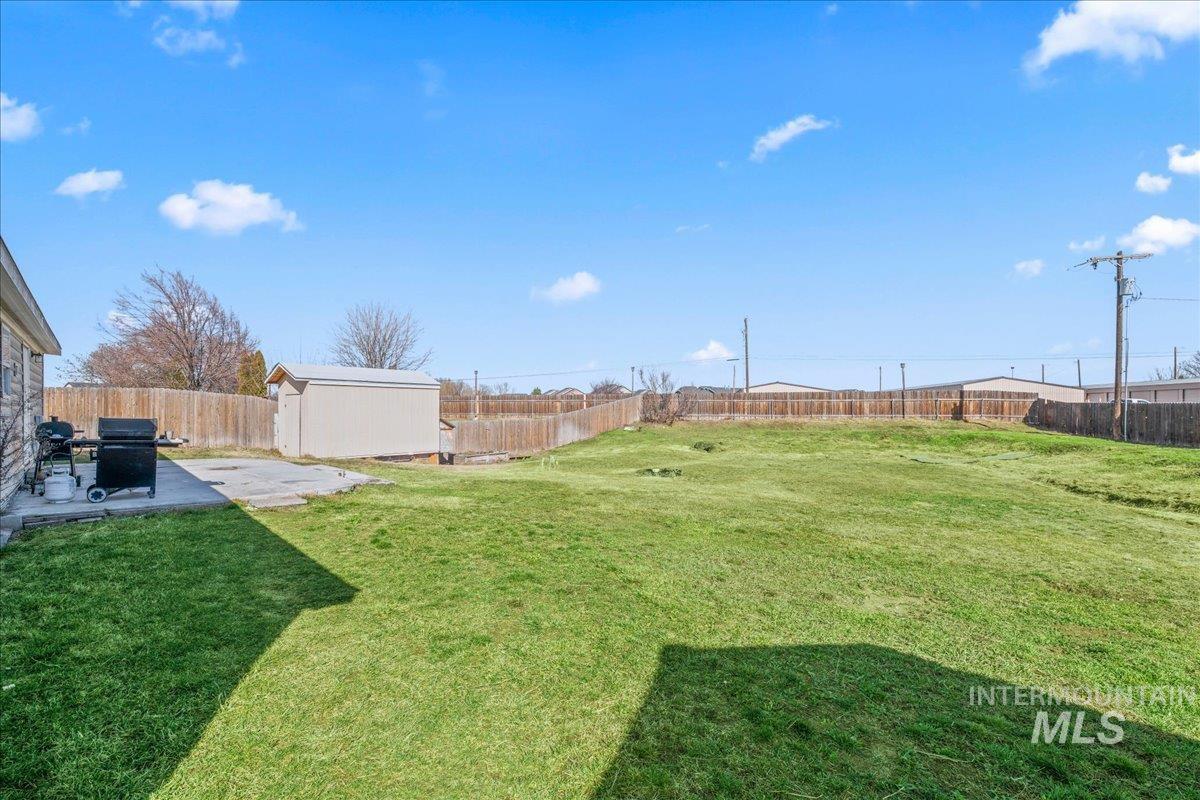 11400 W Hawkins, Nampa, Idaho 83651, 4 Bedrooms, 2 Bathrooms, Residential For Sale, Price $350,000, 98976203