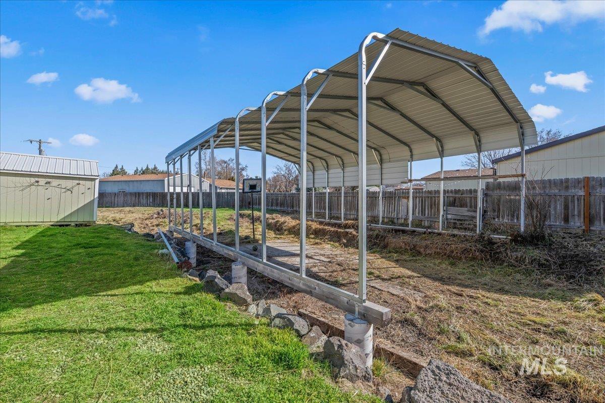 11400 W Hawkins, Nampa, Idaho 83651, 4 Bedrooms, 2 Bathrooms, Residential For Sale, Price $350,000, 98976203