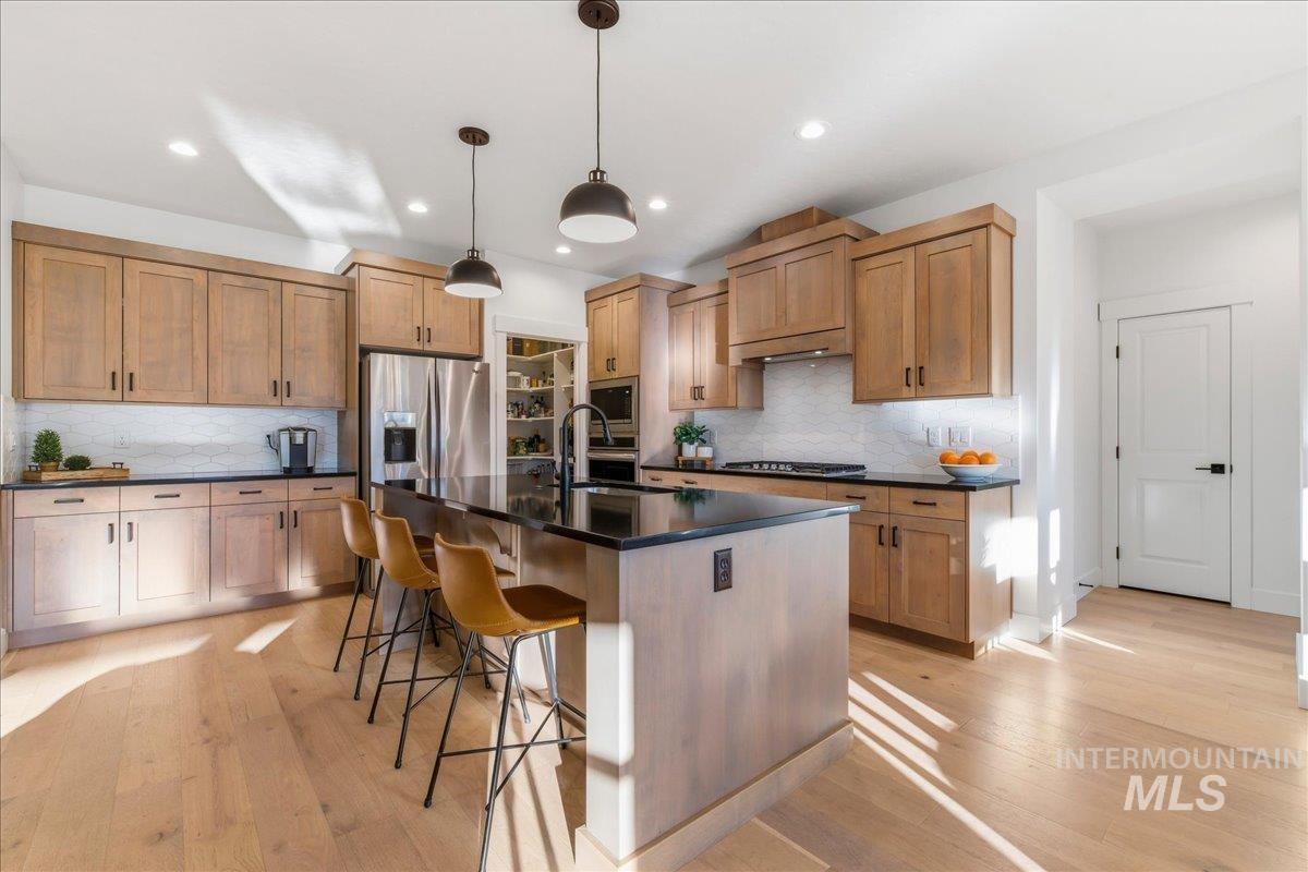 2472 S S Pelion Way, Nampa, Idaho 83686, 4 Bedrooms, 3 Bathrooms, Residential For Sale, Price $749,900, 98976205