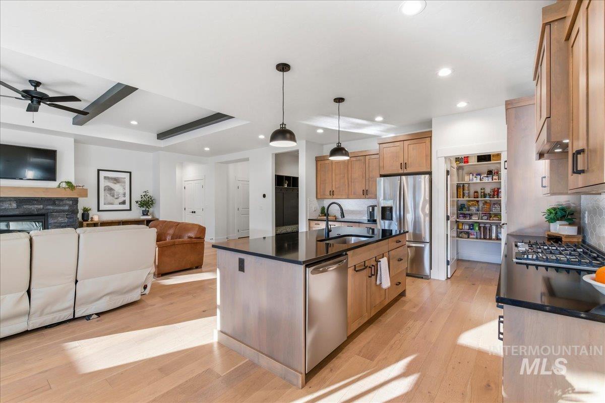 2472 S S Pelion Way, Nampa, Idaho 83686, 4 Bedrooms, 3 Bathrooms, Residential For Sale, Price $749,900, 98976205