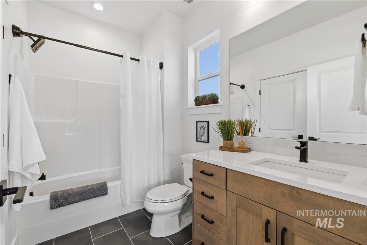 2472 S S Pelion Way, Nampa, Idaho 83686, 4 Bedrooms, 3 Bathrooms, Residential For Sale, Price $749,900, 98976205