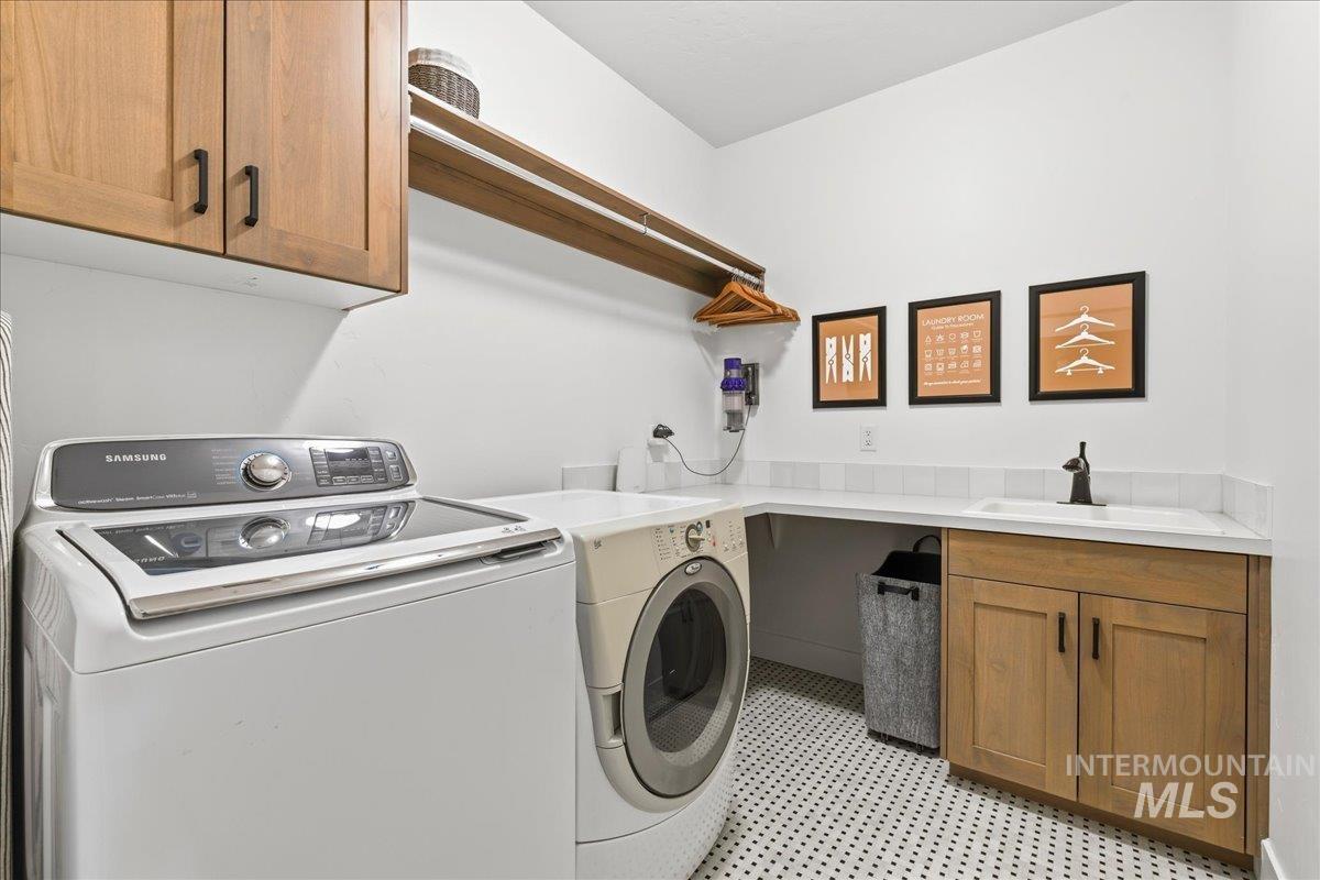 2472 S S Pelion Way, Nampa, Idaho 83686, 4 Bedrooms, 3 Bathrooms, Residential For Sale, Price $749,900, 98976205