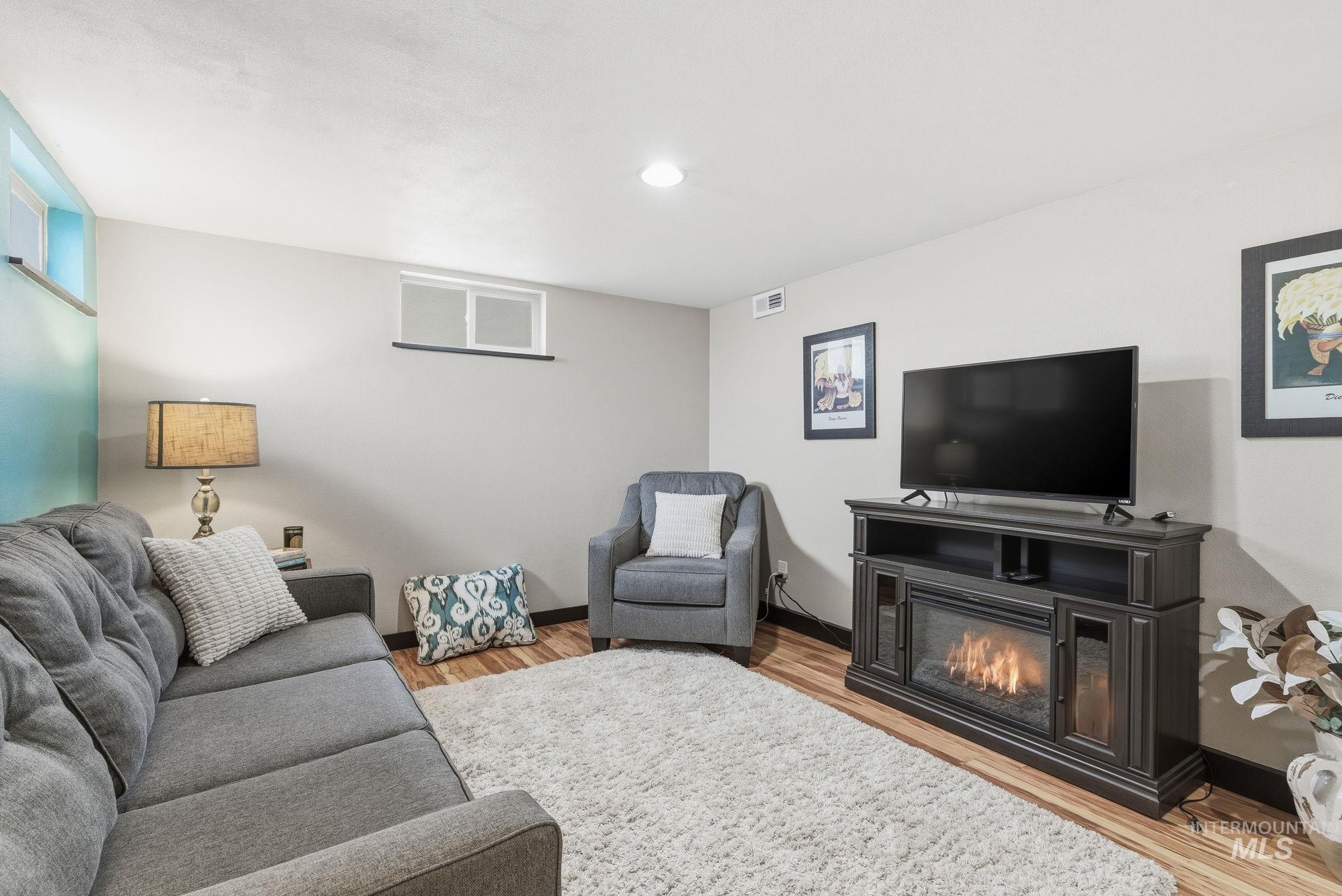 1426 S Gourley St., Boise, Idaho 83705, 3 Bedrooms, 2 Bathrooms, Residential For Sale, Price $469,900, 98976206