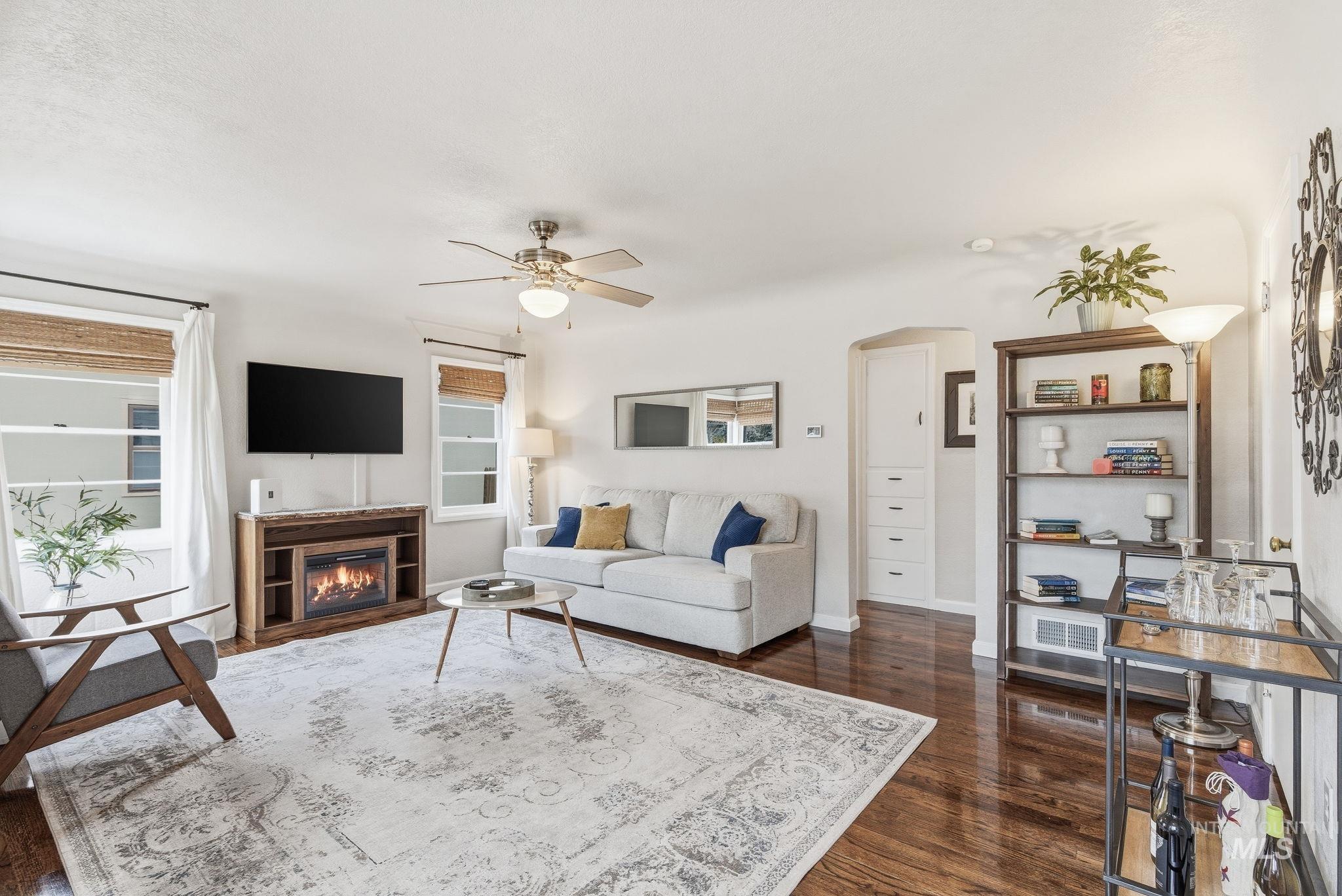 1426 S Gourley St., Boise, Idaho 83705, 3 Bedrooms, 2 Bathrooms, Residential For Sale, Price $469,900, 98976206