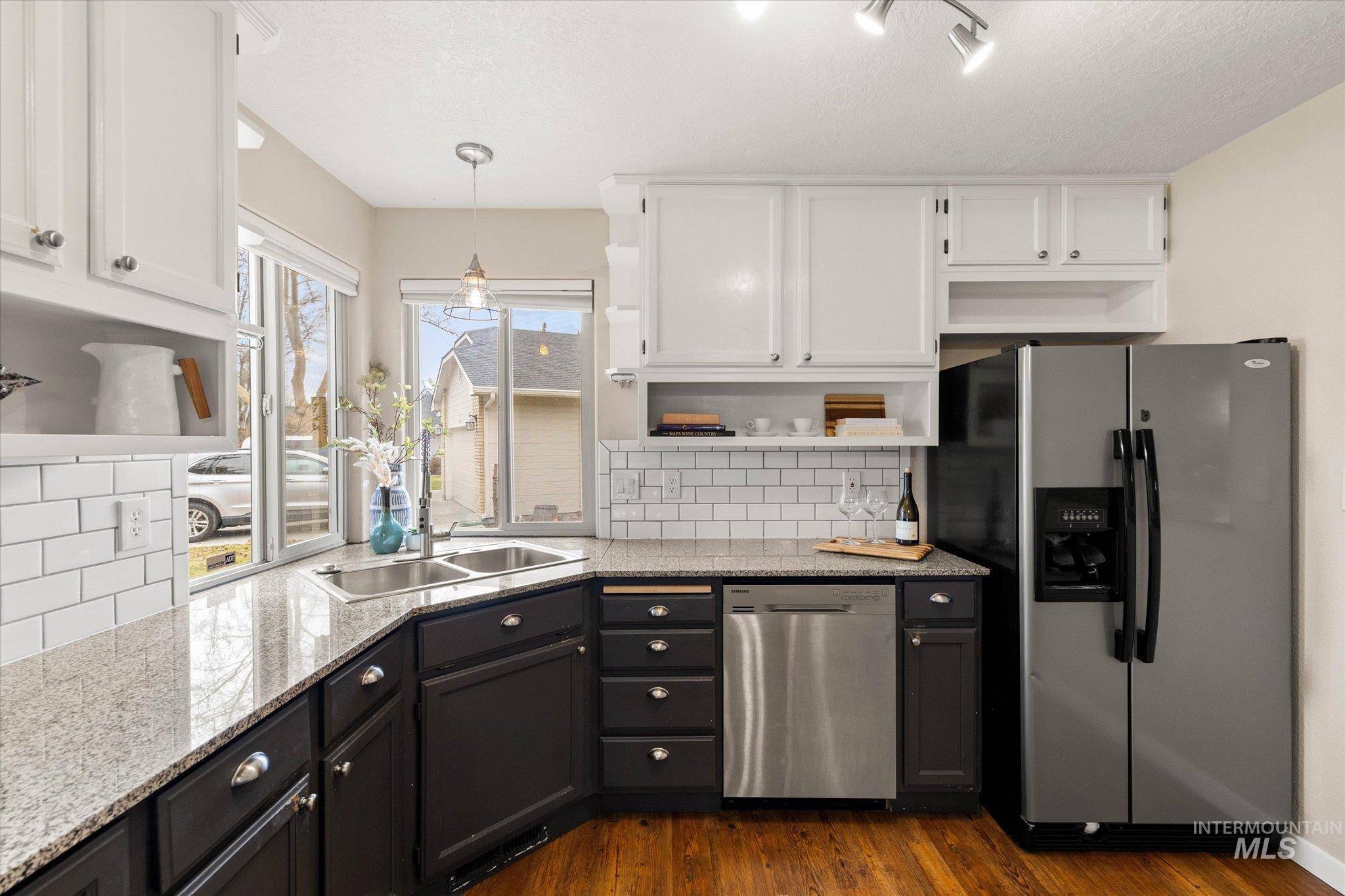 77 S Silverwood Way, Eagle, Idaho 83616, 3 Bedrooms, 2 Bathrooms, Residential For Sale, Price $499,900,MLS 98976207