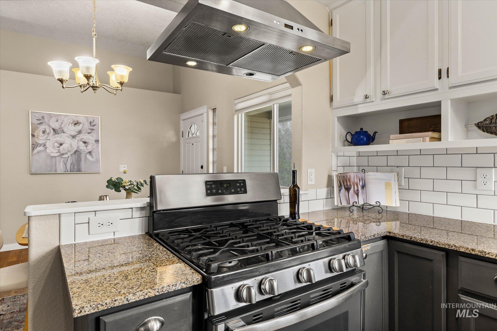 77 S Silverwood Way, Eagle, Idaho 83616, 3 Bedrooms, 2 Bathrooms, Residential For Sale, Price $499,900,MLS 98976207