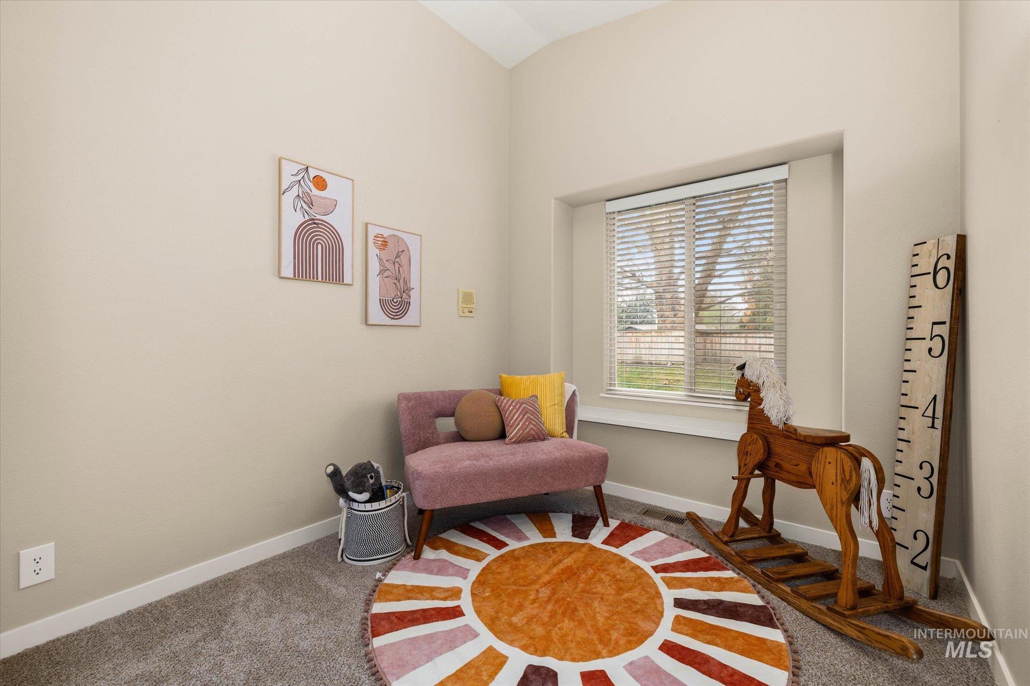 77 S Silverwood Way, Eagle, Idaho 83616, 3 Bedrooms, 2 Bathrooms, Residential For Sale, Price $499,900,MLS 98976207