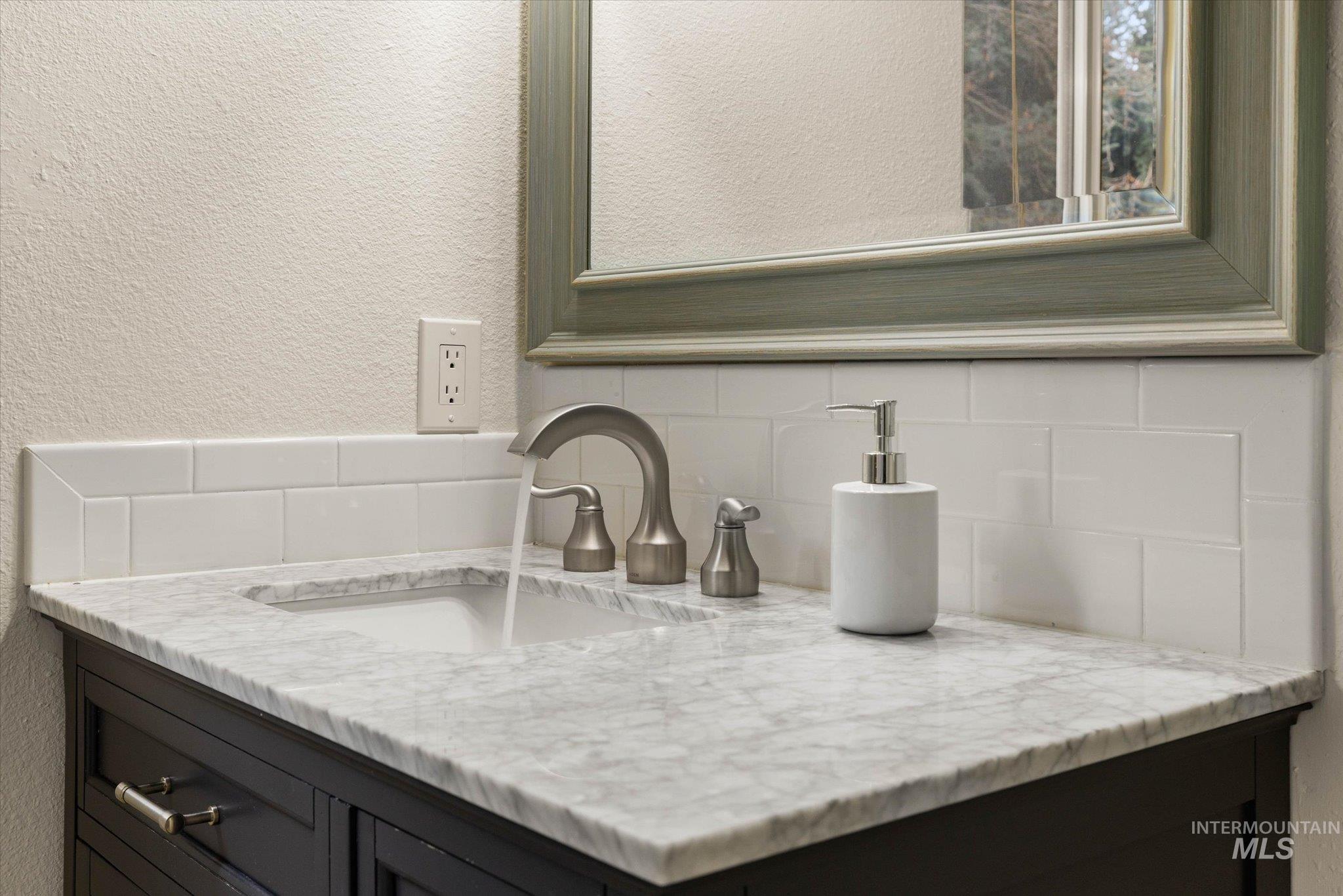 77 S Silverwood Way, Eagle, Idaho 83616, 3 Bedrooms, 2 Bathrooms, Residential For Sale, Price $499,900,MLS 98976207