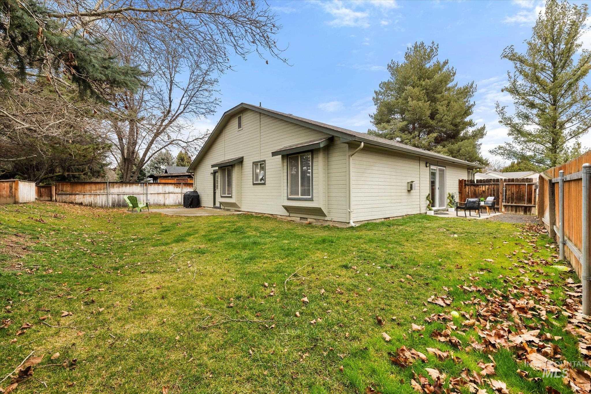 77 S Silverwood Way, Eagle, Idaho 83616, 3 Bedrooms, 2 Bathrooms, Residential For Sale, Price $499,900,MLS 98976207