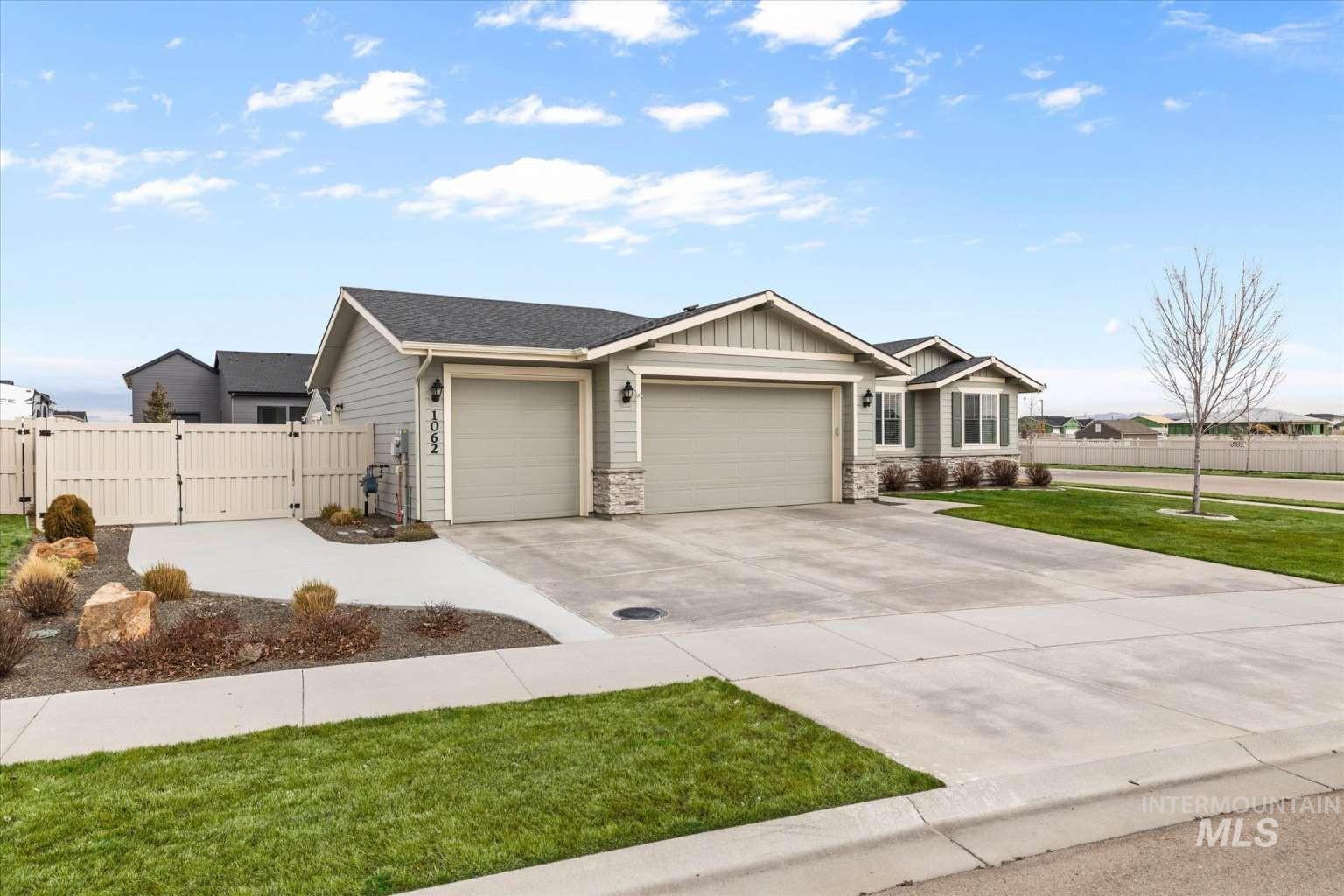 1062 W Six Shooter St, Middleton, Idaho 83644, 3 Bedrooms, 2 Bathrooms, Residential For Sale, Price $675,000, 98976209