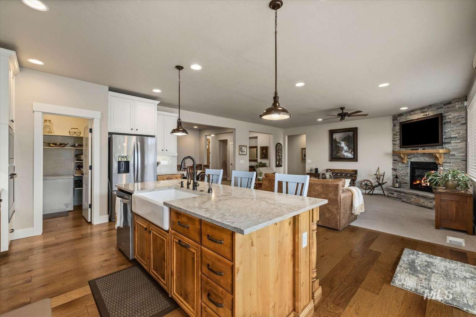 1062 W Six Shooter St, Middleton, Idaho 83644, 3 Bedrooms, 2 Bathrooms, Residential For Sale, Price $675,000, 98976209