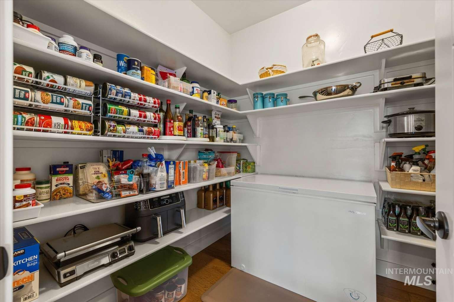 1062 W Six Shooter St, Middleton, Idaho 83644, 3 Bedrooms, 2 Bathrooms, Residential For Sale, Price $675,000, 98976209