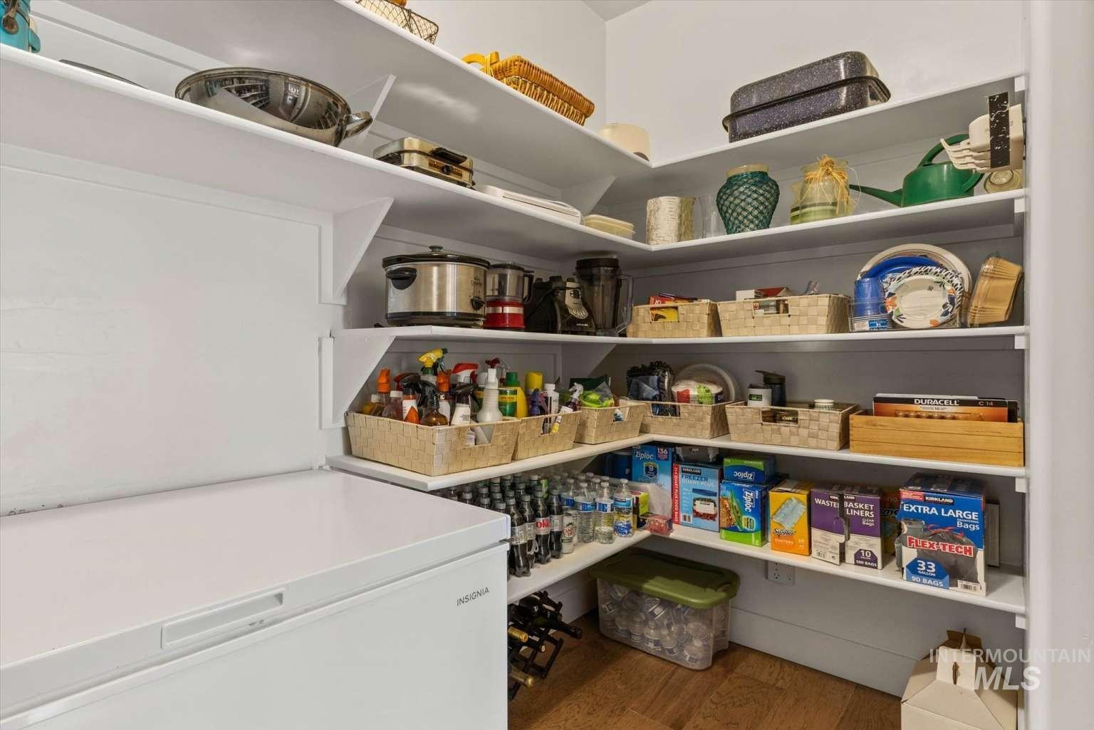 1062 W Six Shooter St, Middleton, Idaho 83644, 3 Bedrooms, 2 Bathrooms, Residential For Sale, Price $675,000, 98976209