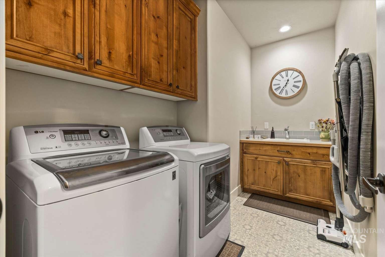 1062 W Six Shooter St, Middleton, Idaho 83644, 3 Bedrooms, 2 Bathrooms, Residential For Sale, Price $675,000, 98976209