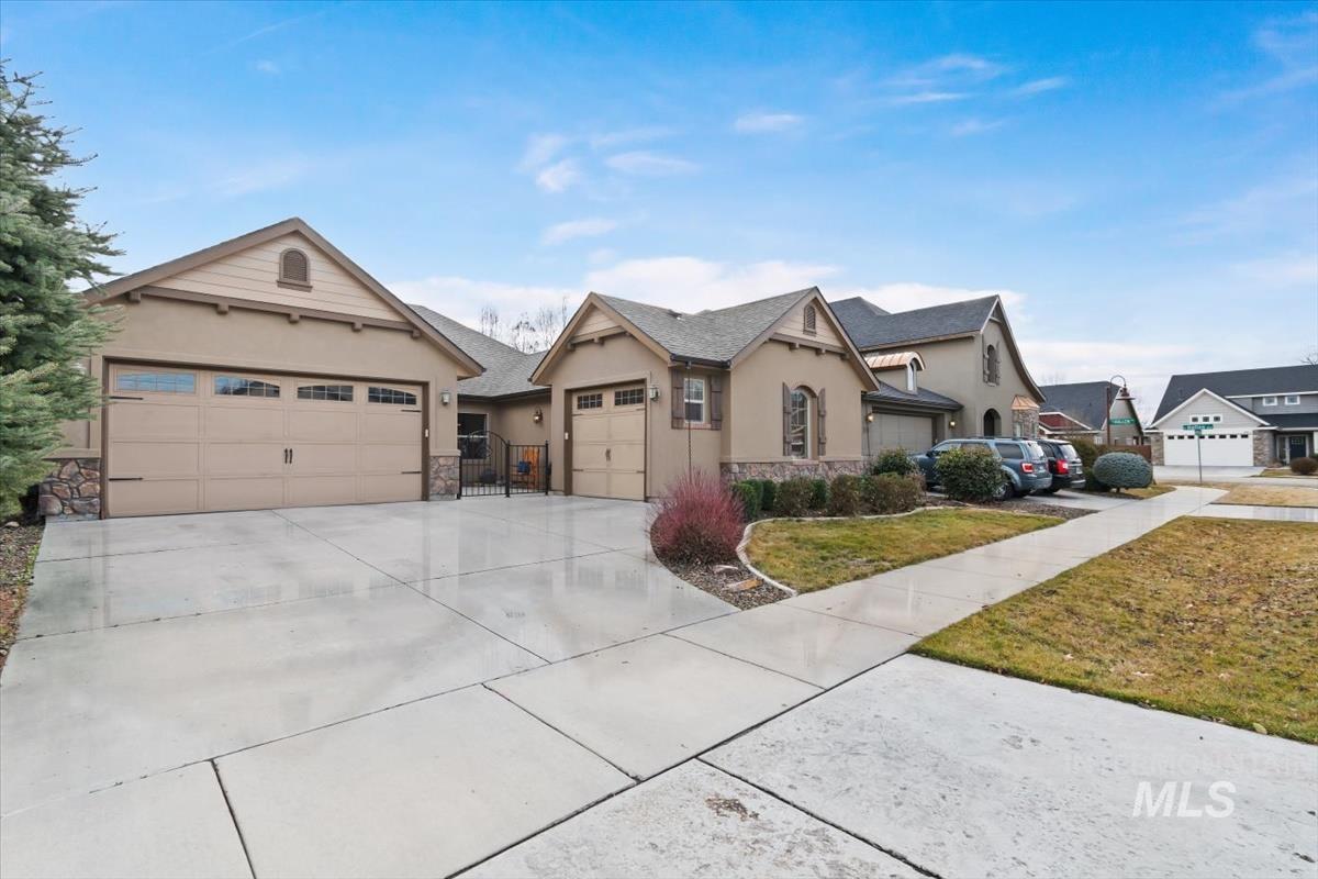 10127 W Whitecrest St, Star, Idaho 83669, 3 Bedrooms, 2 Bathrooms, Residential For Sale, Price $525,000, 98976211