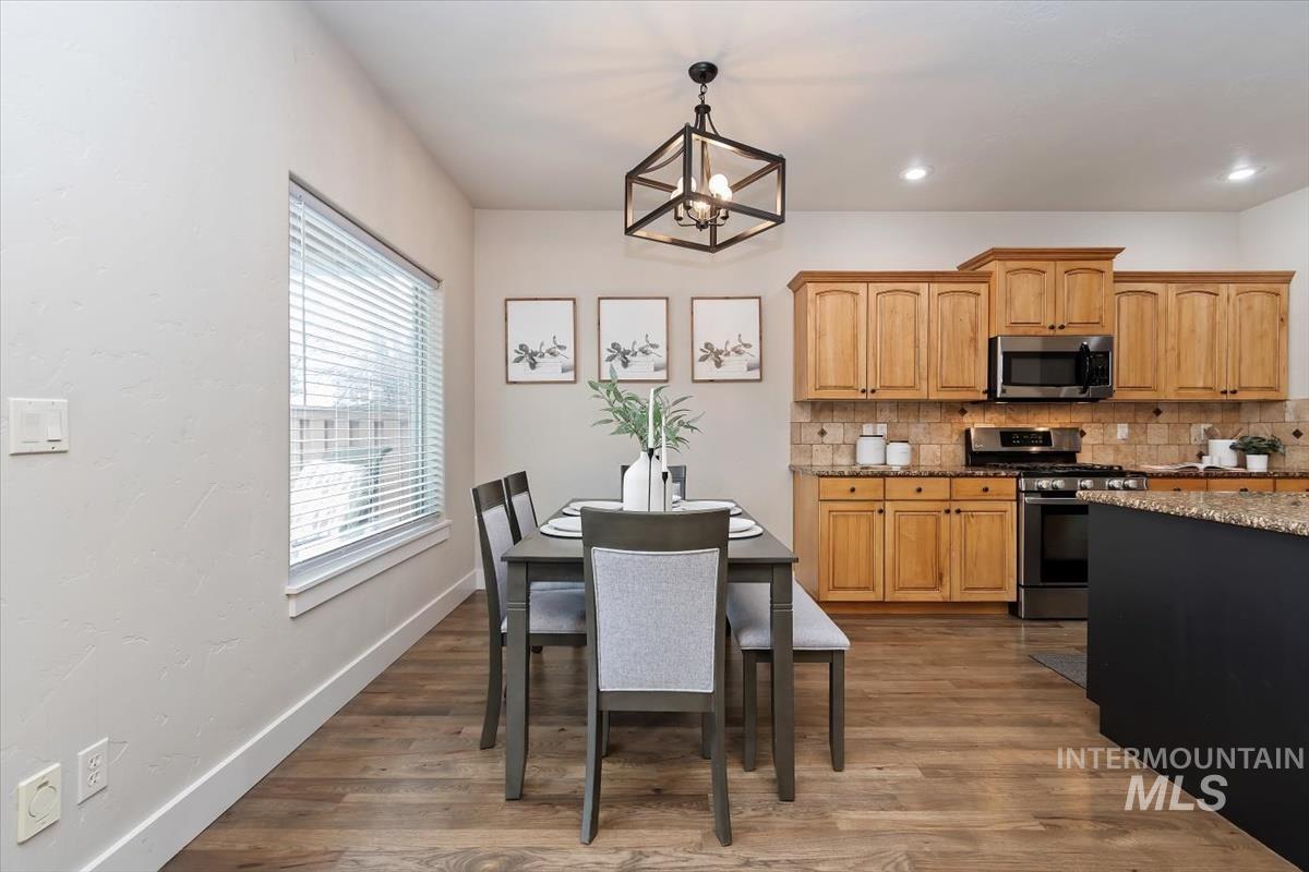 10127 W Whitecrest St, Star, Idaho 83669, 3 Bedrooms, 2 Bathrooms, Residential For Sale, Price $525,000, 98976211