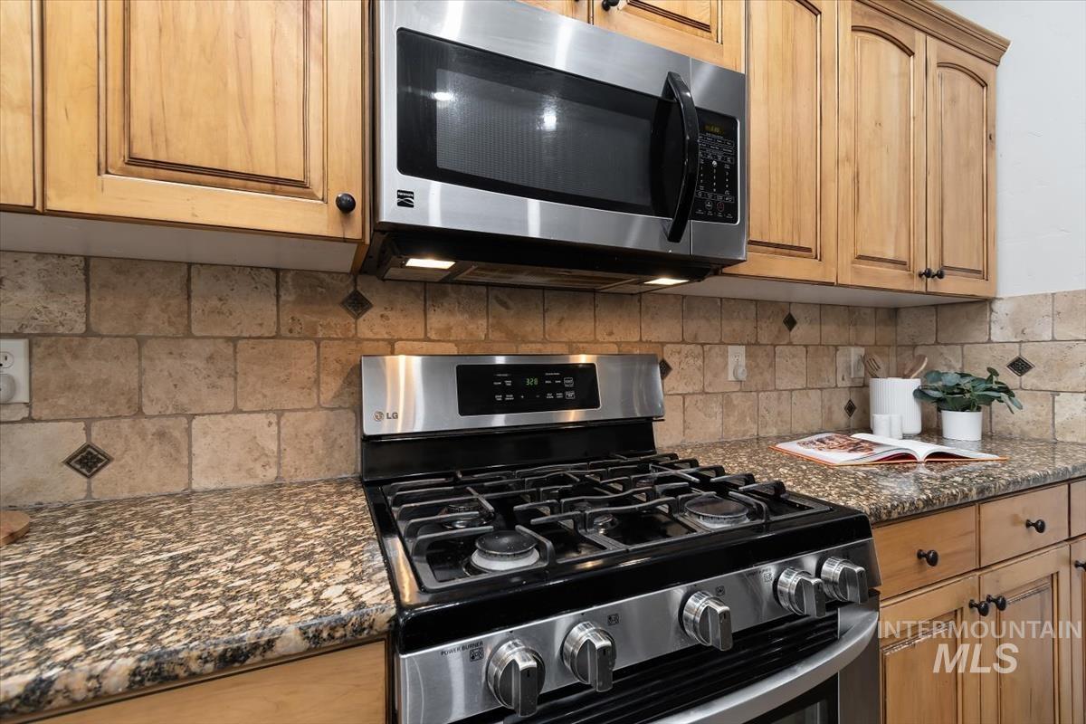 10127 W Whitecrest St, Star, Idaho 83669, 3 Bedrooms, 2 Bathrooms, Residential For Sale, Price $525,000, 98976211