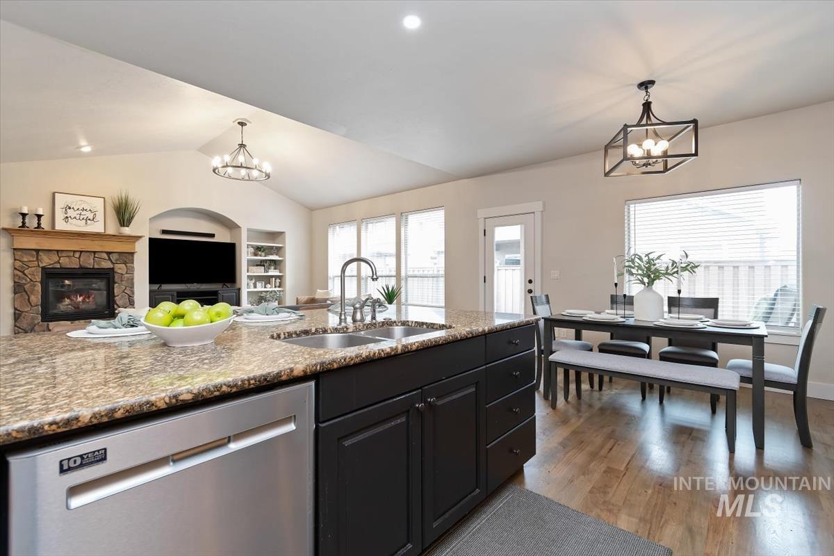 10127 W Whitecrest St, Star, Idaho 83669, 3 Bedrooms, 2 Bathrooms, Residential For Sale, Price $525,000, 98976211