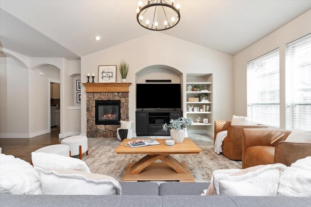 10127 W Whitecrest St, Star, Idaho 83669, 3 Bedrooms, 2 Bathrooms, Residential For Sale, Price $525,000, 98976211