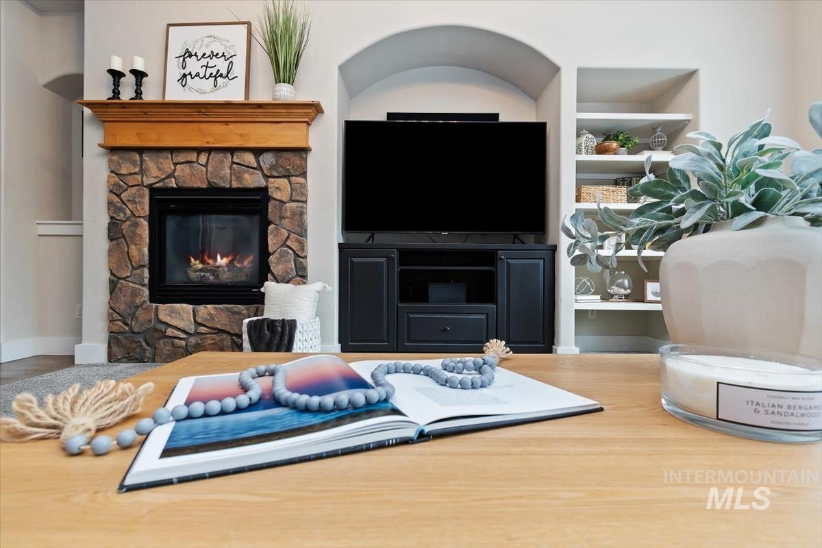 10127 W Whitecrest St, Star, Idaho 83669, 3 Bedrooms, 2 Bathrooms, Residential For Sale, Price $525,000, 98976211