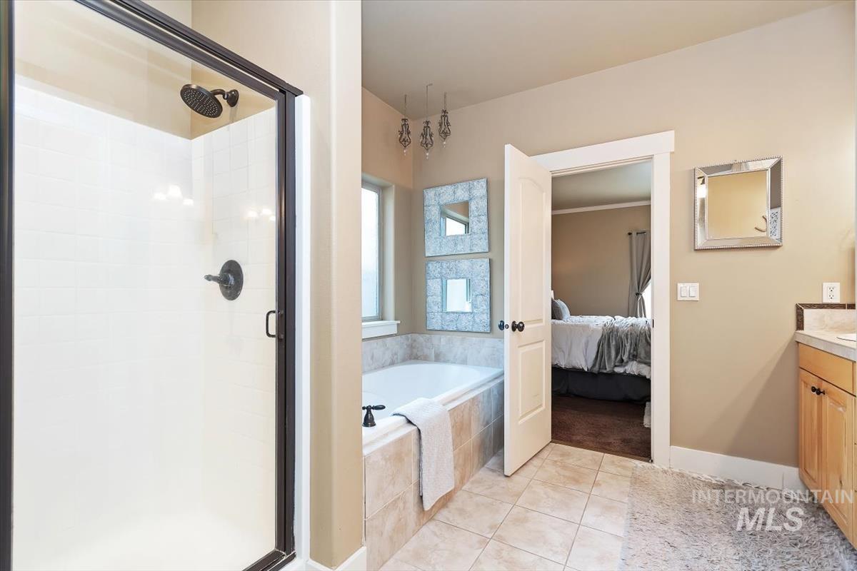 10127 W Whitecrest St, Star, Idaho 83669, 3 Bedrooms, 2 Bathrooms, Residential For Sale, Price $525,000, 98976211