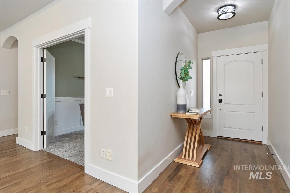 10127 W Whitecrest St, Star, Idaho 83669, 3 Bedrooms, 2 Bathrooms, Residential For Sale, Price $525,000, 98976211