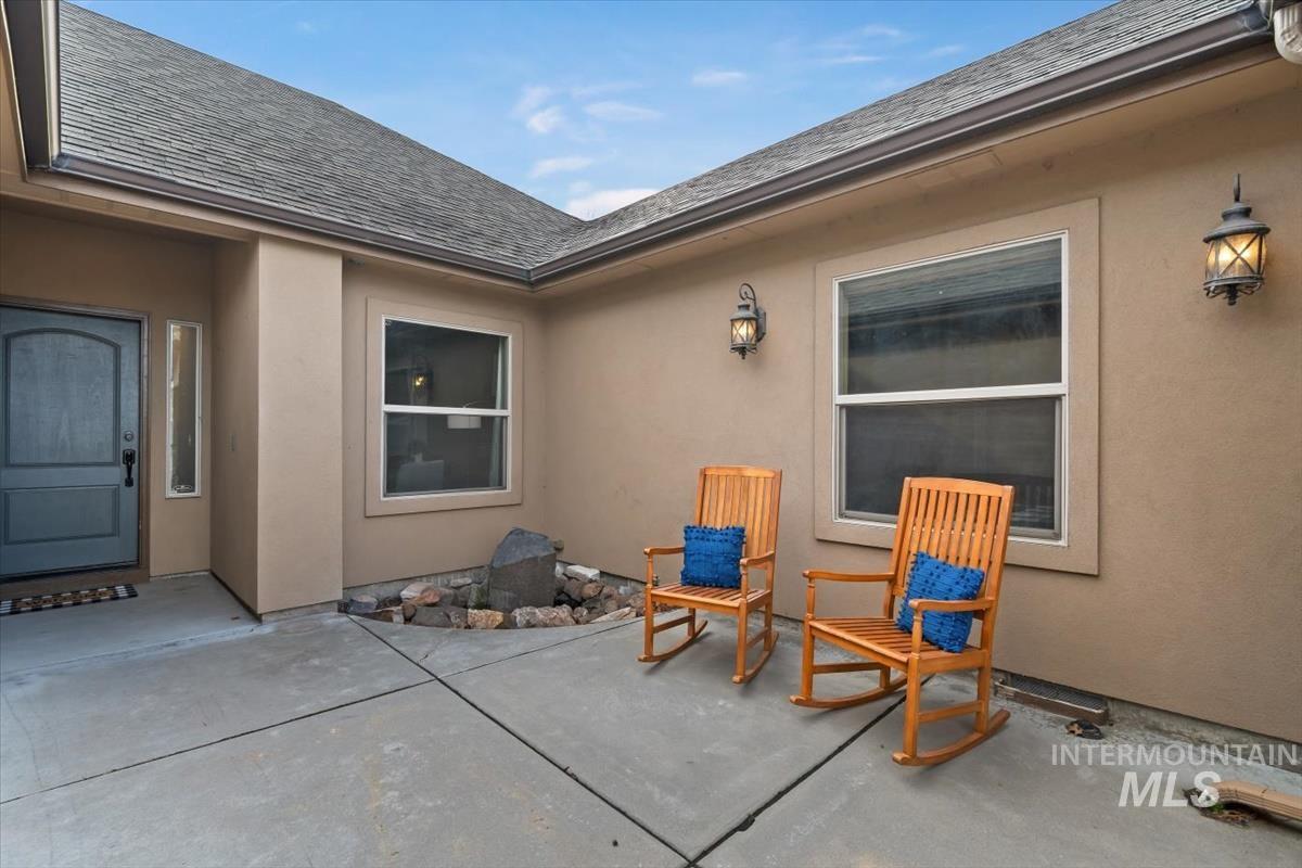 10127 W Whitecrest St, Star, Idaho 83669, 3 Bedrooms, 2 Bathrooms, Residential For Sale, Price $525,000, 98976211