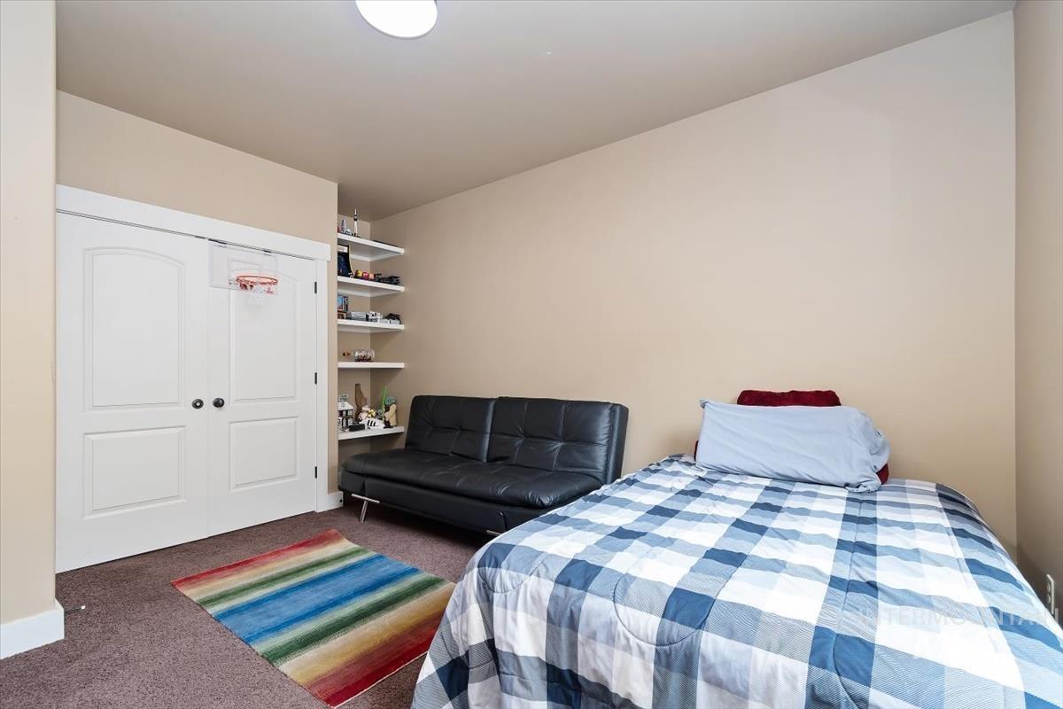 10127 W Whitecrest St, Star, Idaho 83669, 3 Bedrooms, 2 Bathrooms, Residential For Sale, Price $525,000, 98976211