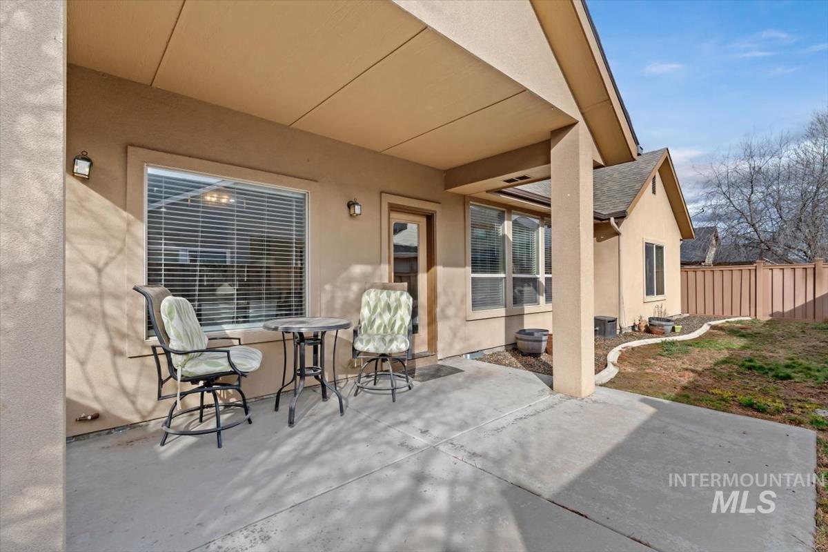 10127 W Whitecrest St, Star, Idaho 83669, 3 Bedrooms, 2 Bathrooms, Residential For Sale, Price $525,000, 98976211