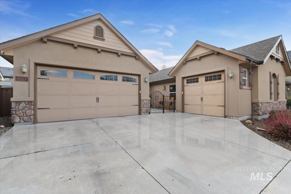 10127 W Whitecrest St, Star, Idaho 83669, 3 Bedrooms, 2 Bathrooms, Residential For Sale, Price $525,000, 98976211