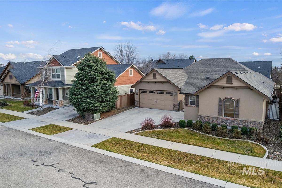 10127 W Whitecrest St, Star, Idaho 83669, 3 Bedrooms, 2 Bathrooms, Residential For Sale, Price $525,000, 98976211