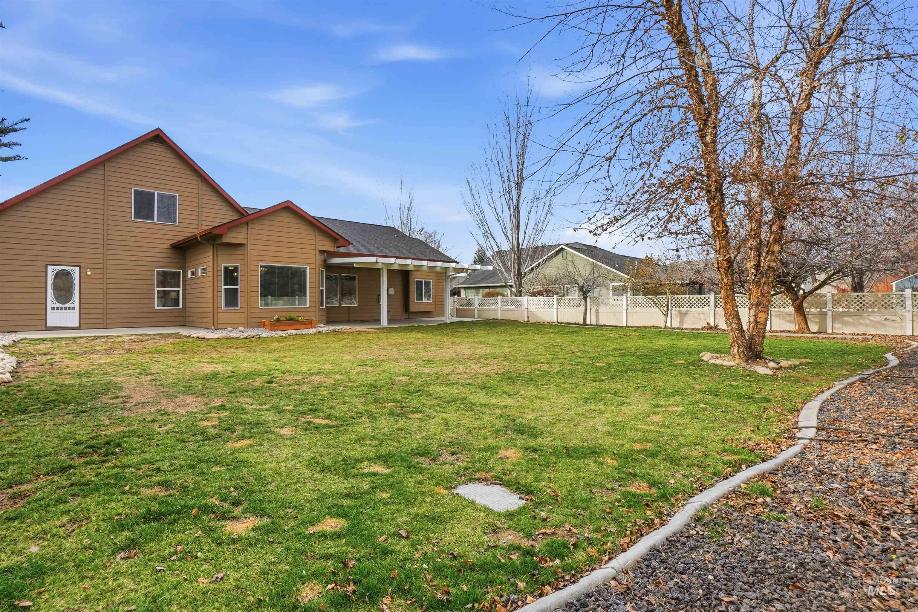 1880 W Kelly Creek Drive, Meridian, Idaho 83646-0000, 4 Bedrooms, 3 Bathrooms, Residential For Sale, Price $649,990, 98976212