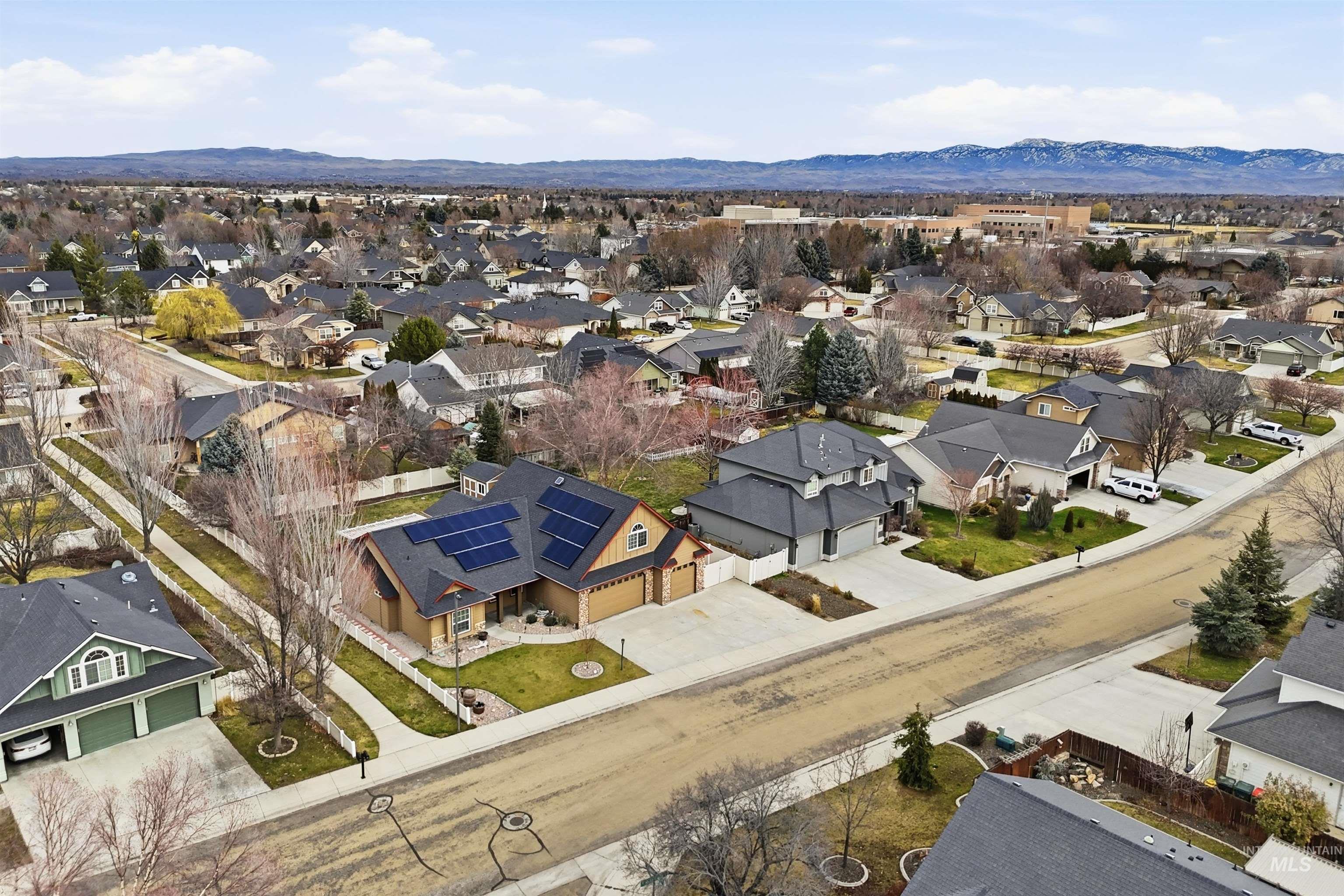 1880 W Kelly Creek Drive, Meridian, Idaho 83646-0000, 4 Bedrooms, 3 Bathrooms, Residential For Sale, Price $649,990, 98976212