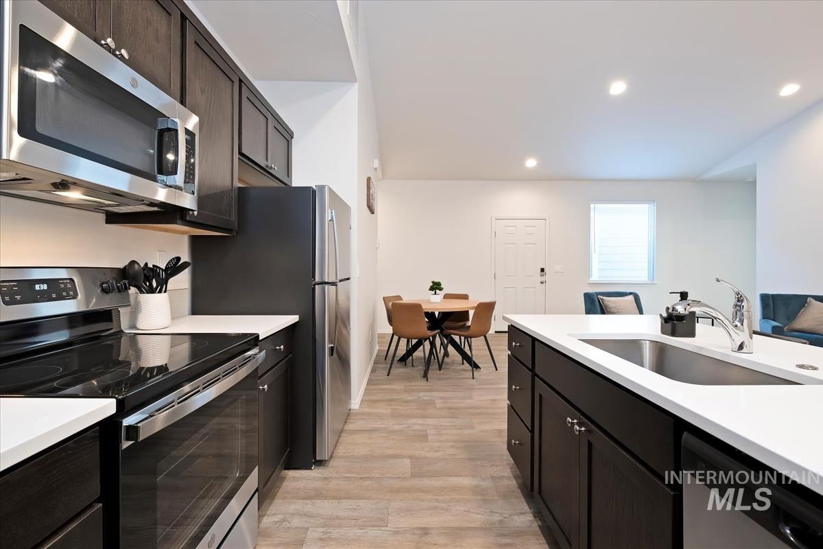 1858 Enterprise Street, Mountain Home, Idaho 83647, 2 Bedrooms, 2 Bathrooms, Residential For Sale, Price $294,900,MLS 98976215