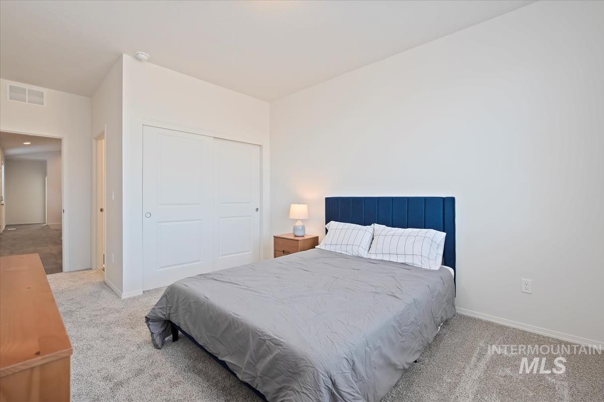 1858 Enterprise Street, Mountain Home, Idaho 83647, 2 Bedrooms, 2 Bathrooms, Residential For Sale, Price $294,900,MLS 98976215