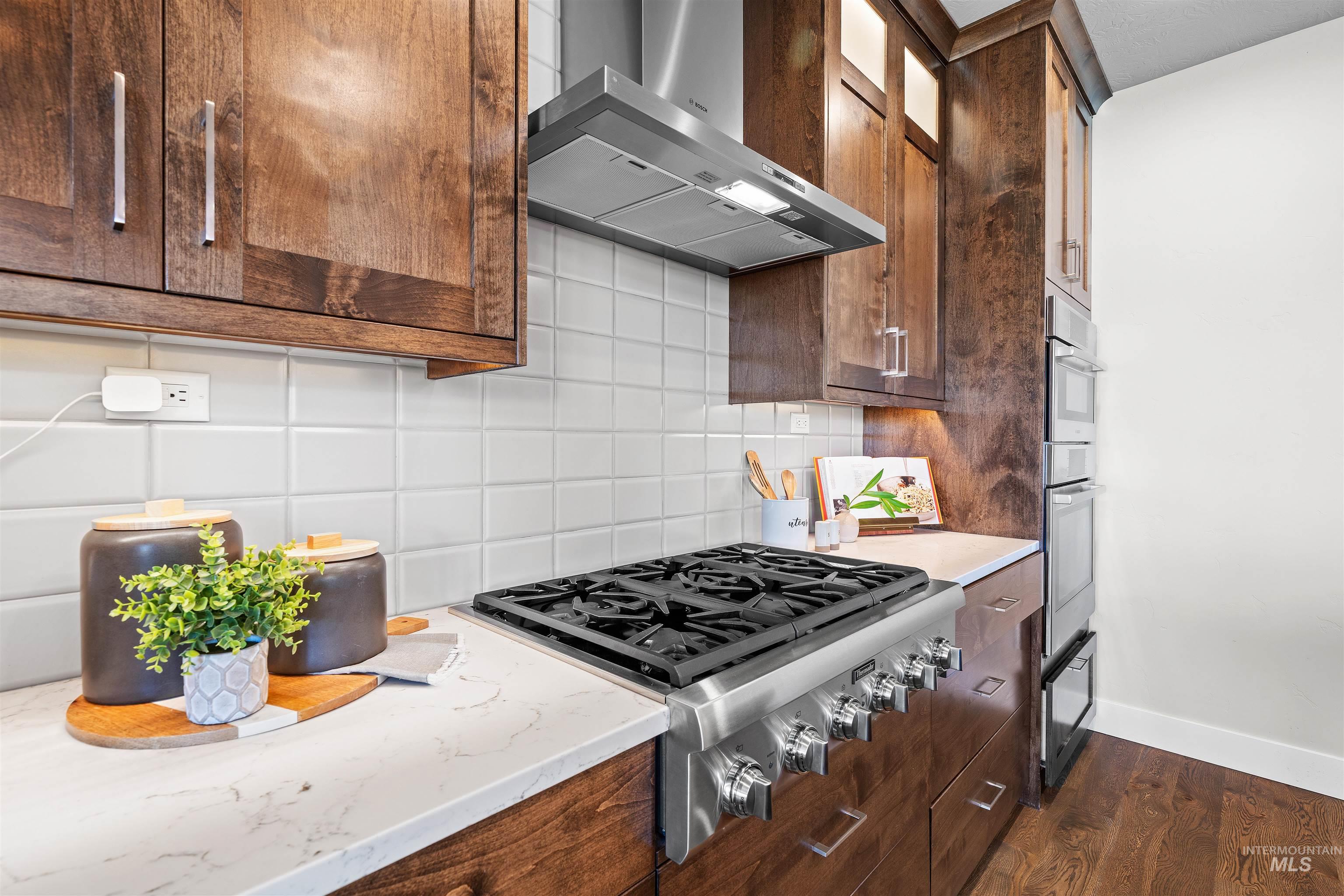 9282 W Deerfawn Drive, Star, Idaho 83669, 3 Bedrooms, 2.5 Bathrooms, Residential For Sale, Price $995,000,MLS 98976216