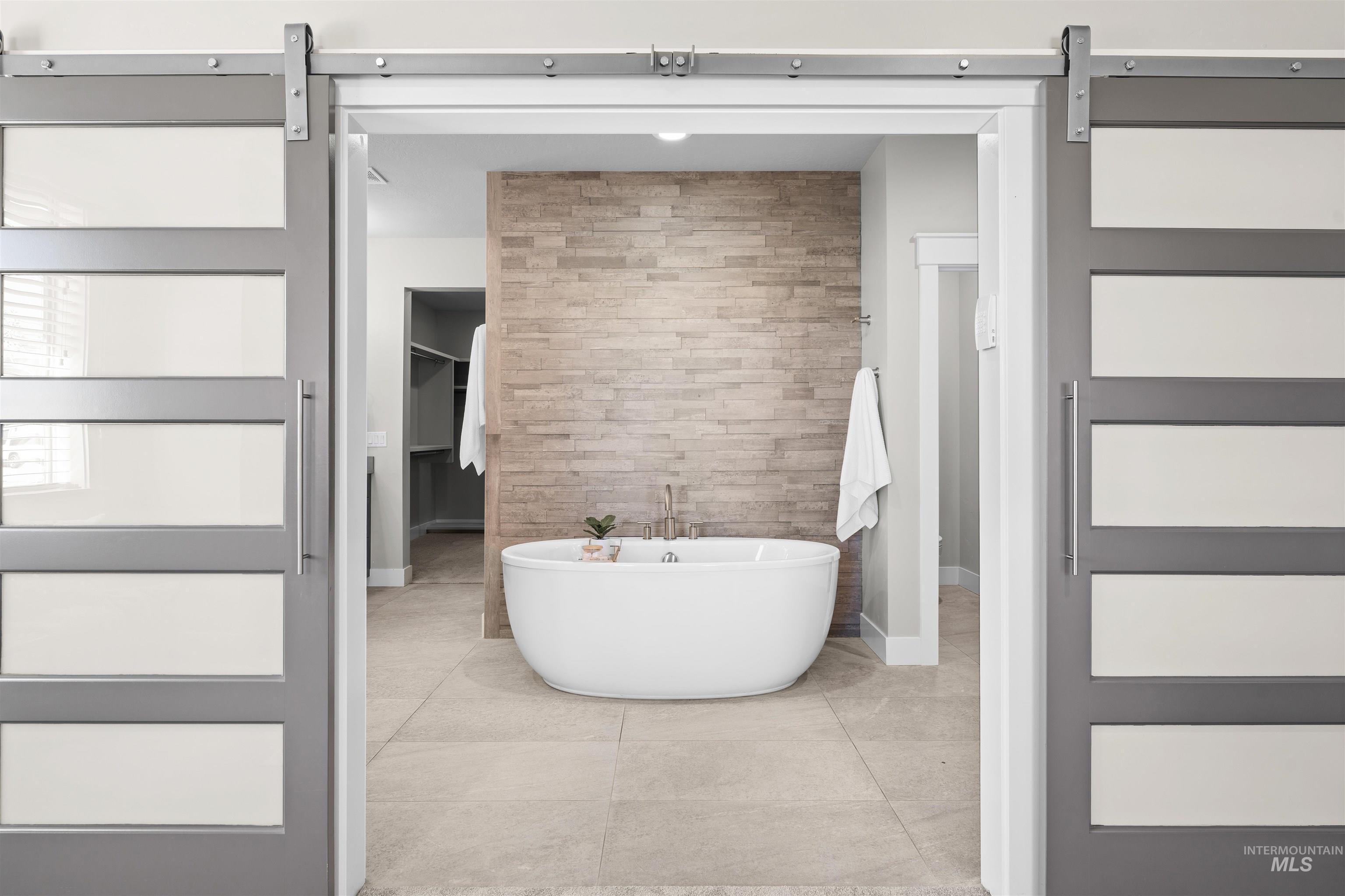 9282 W Deerfawn Drive, Star, Idaho 83669, 3 Bedrooms, 2.5 Bathrooms, Residential For Sale, Price $995,000,MLS 98976216