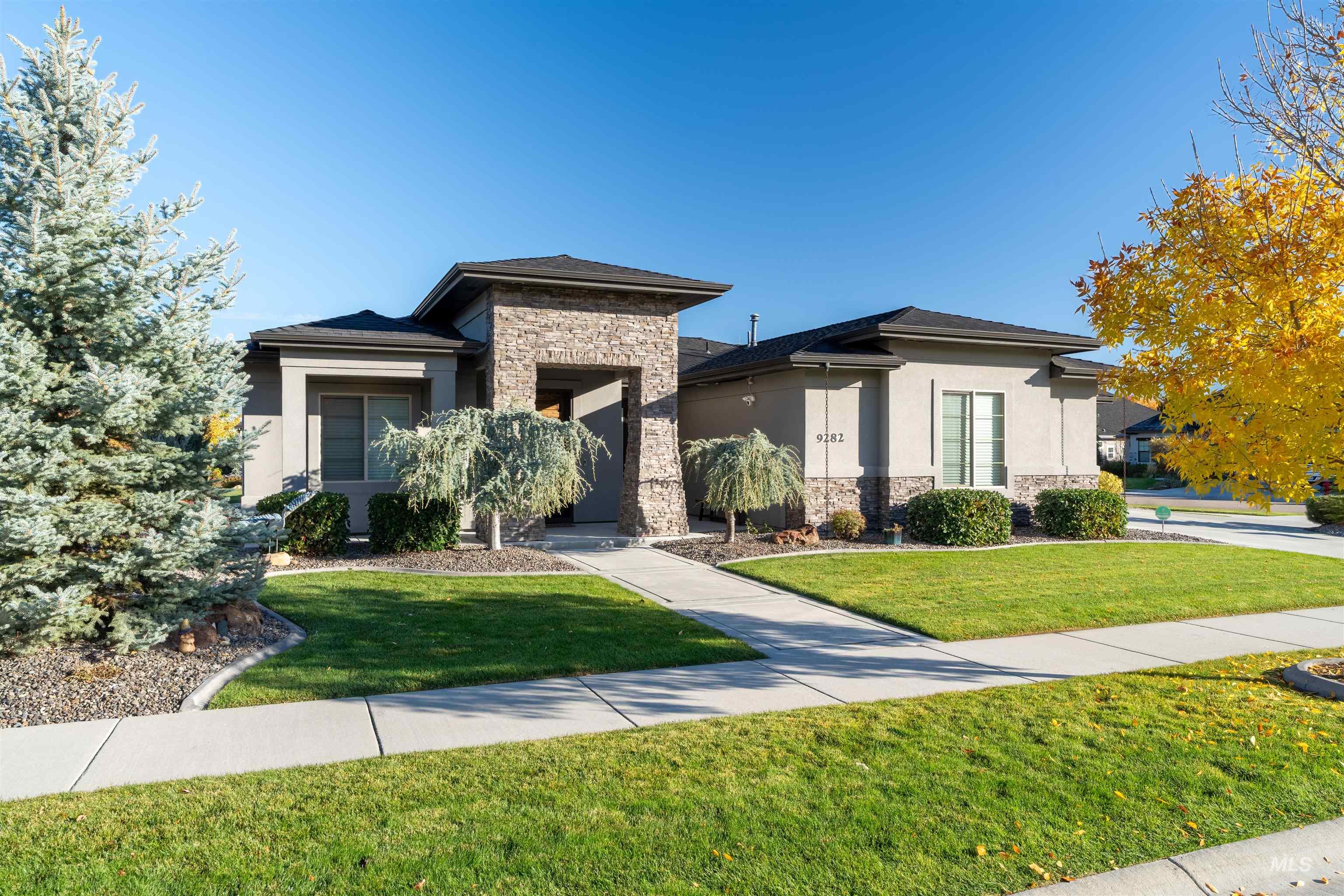 9282 W Deerfawn Drive, Star, Idaho 83669, 3 Bedrooms, 2.5 Bathrooms, Residential For Sale, Price $995,000,MLS 98976216