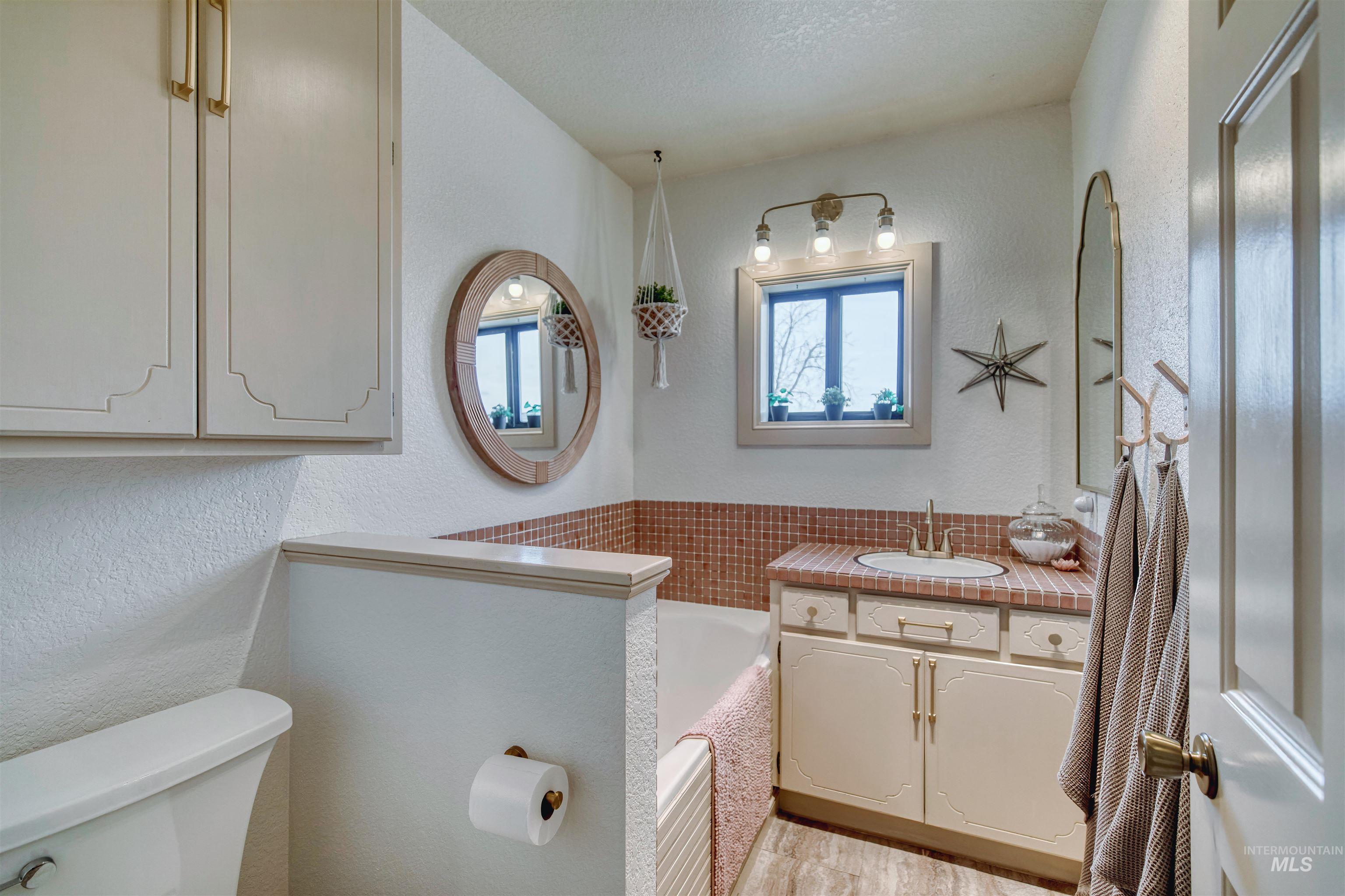 12845 Ropers St, Nampa, Idaho 83651, 5 Bedrooms, 3 Bathrooms, Residential For Sale, Price $800,000,MLS 98976219