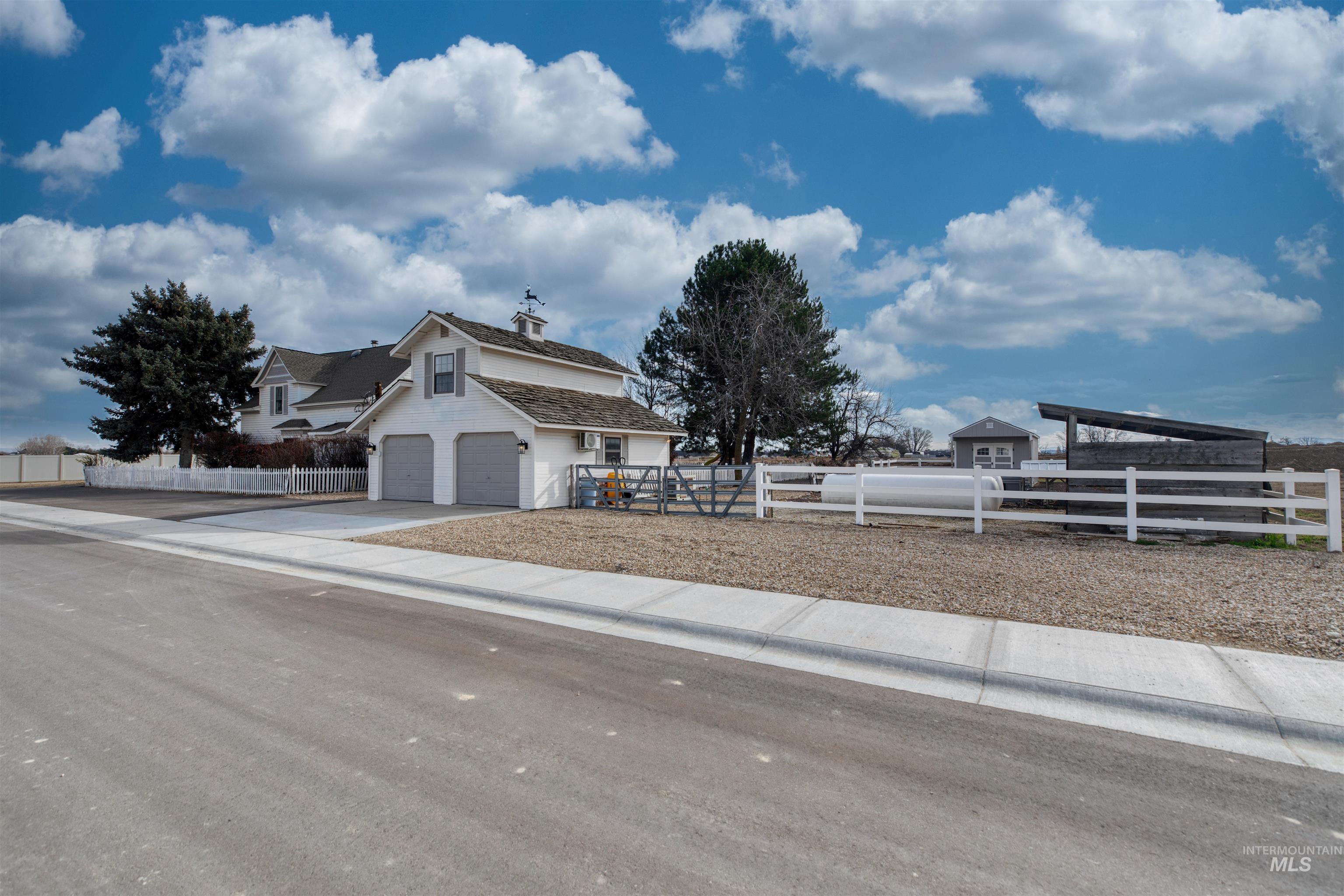 12845 Ropers St, Nampa, Idaho 83651, 5 Bedrooms, 3 Bathrooms, Residential For Sale, Price $800,000,MLS 98976219