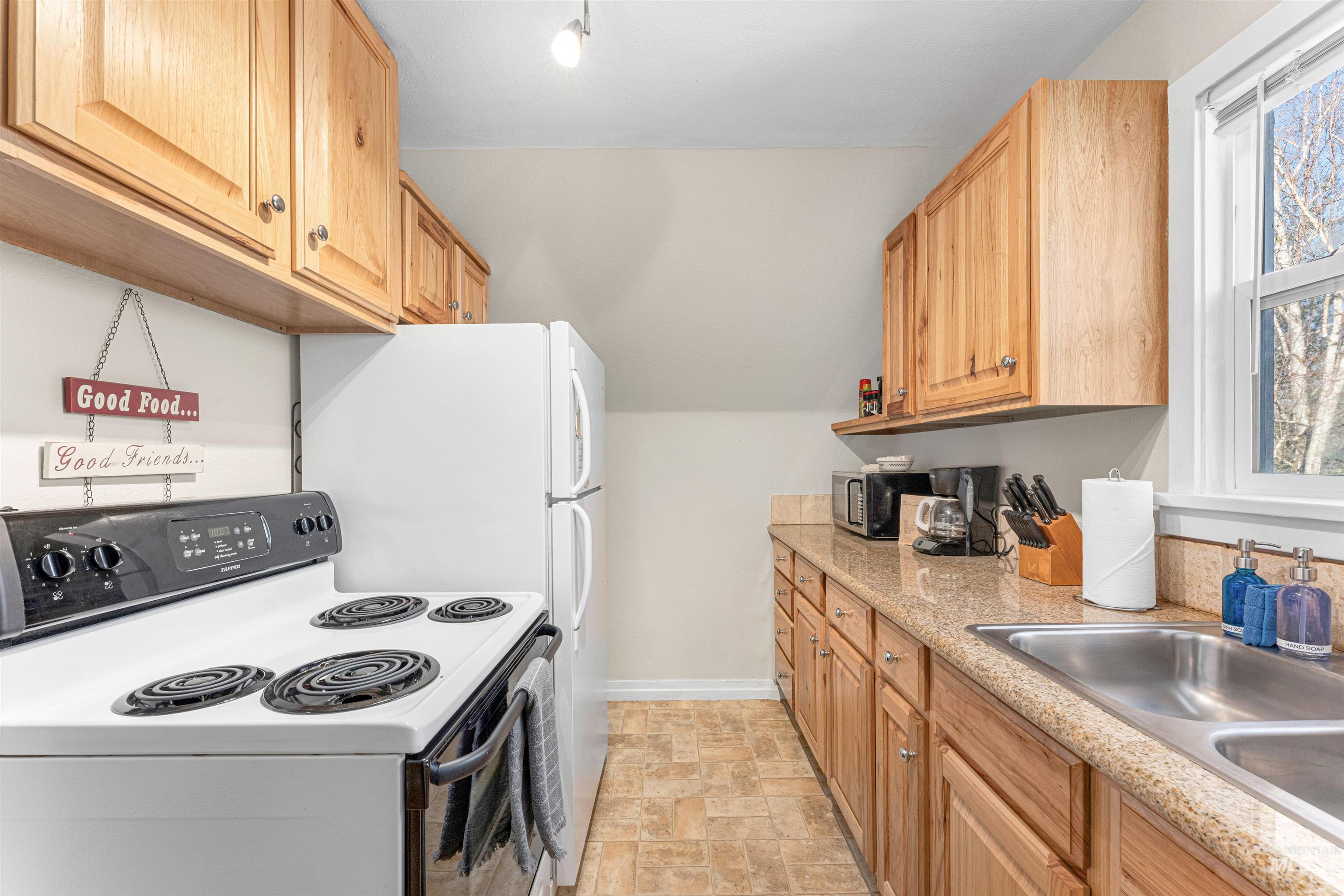 1605 N 11th St, Boise, Idaho 83702, 2 Bedrooms, 1 Bathroom, Residential Income For Sale, Price $949,900,MLS 98976220