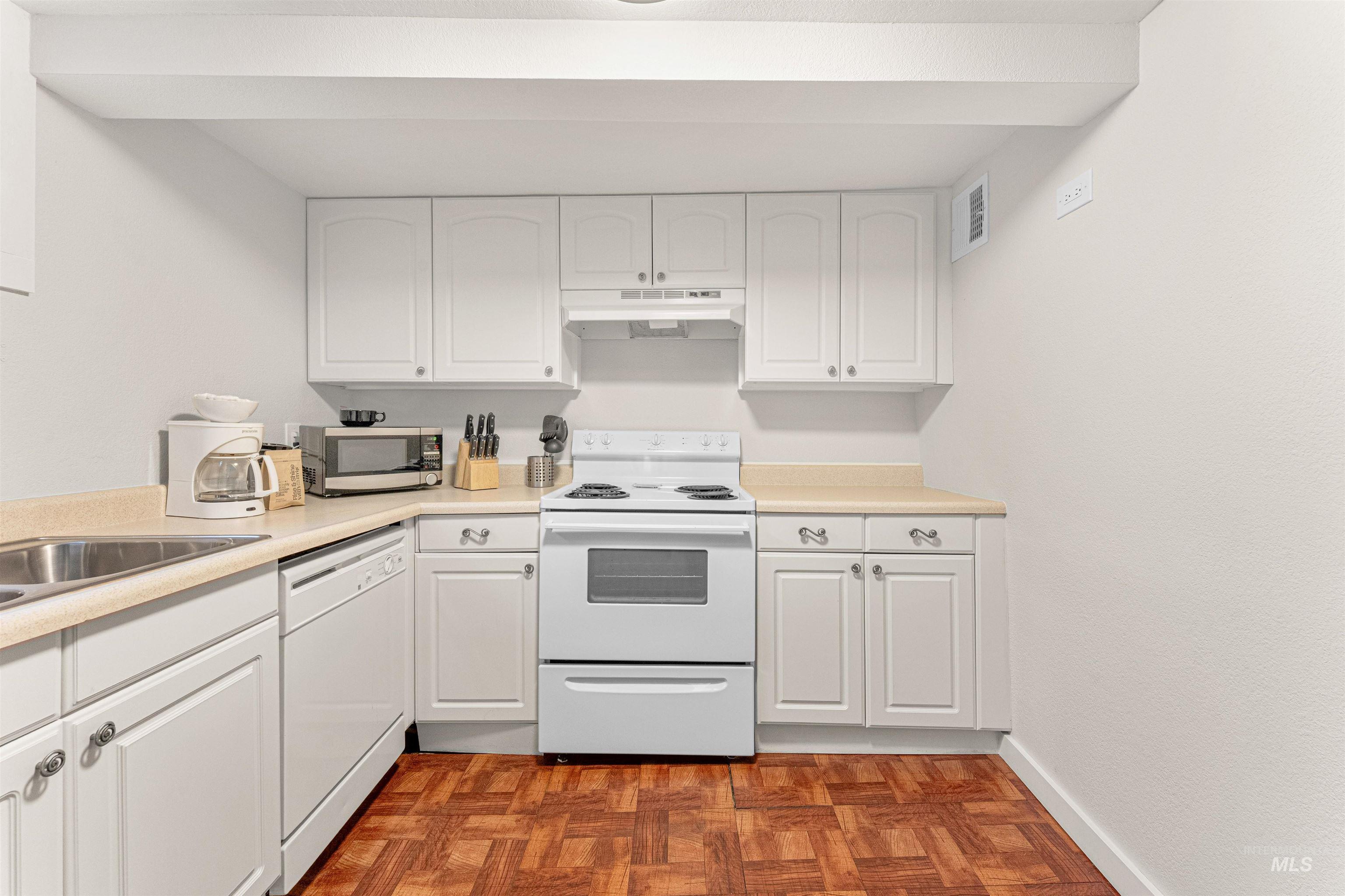 1605 N 11th St, Boise, Idaho 83702, 2 Bedrooms, 1 Bathroom, Residential Income For Sale, Price $949,900,MLS 98976220