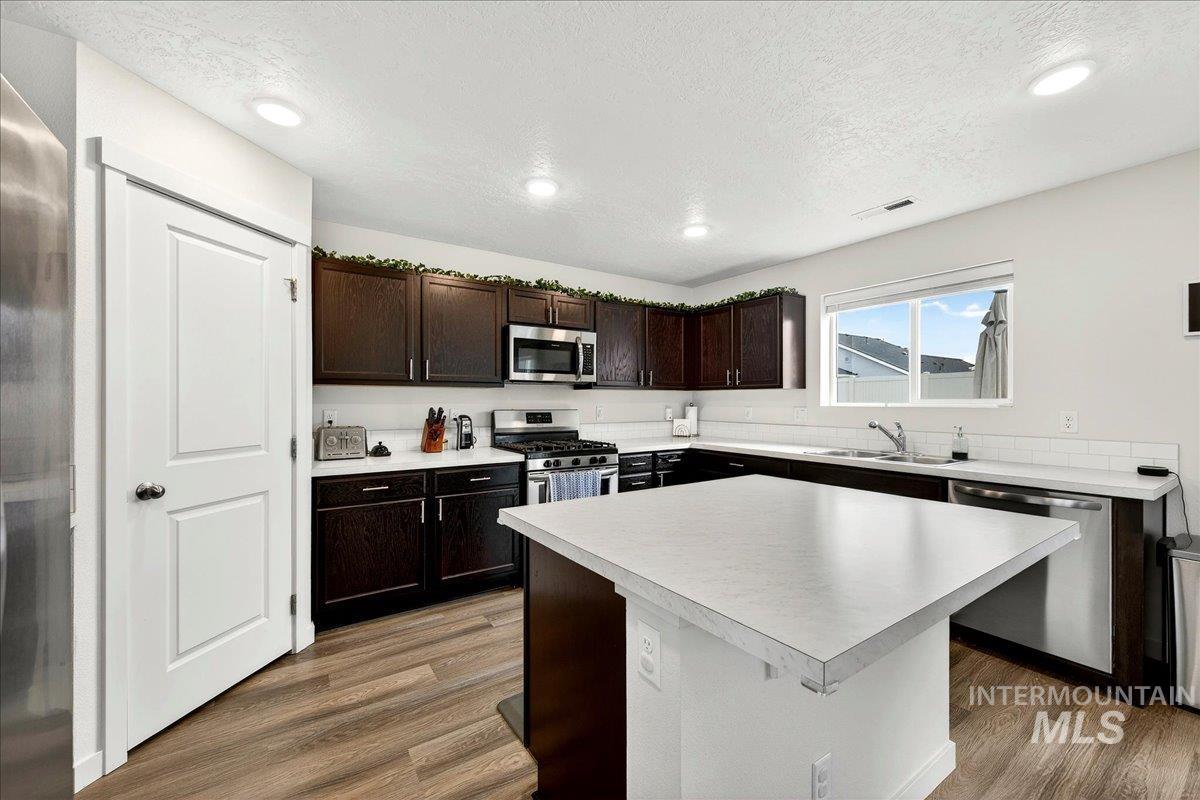 12313 Varga St, Caldwell, Idaho 83607, 4 Bedrooms, 2.5 Bathrooms, Residential For Sale, Price $450,000,MLS 98976221