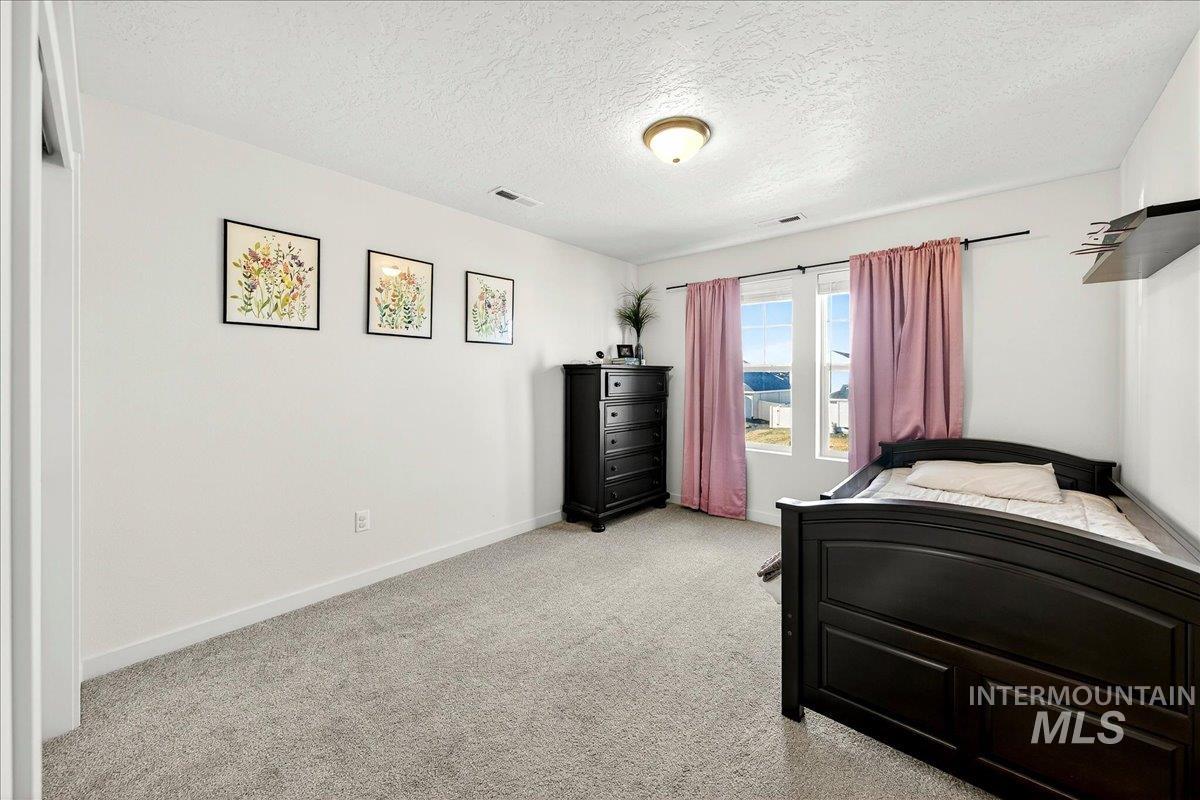 12313 Varga St, Caldwell, Idaho 83607, 4 Bedrooms, 2.5 Bathrooms, Residential For Sale, Price $450,000,MLS 98976221